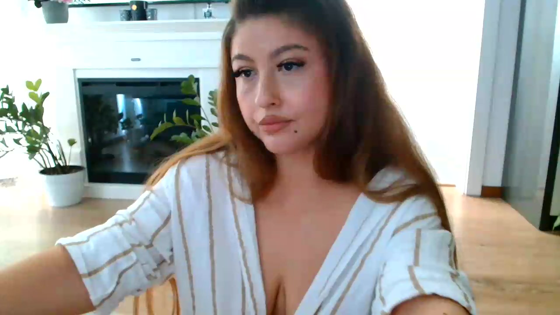 Gallery image thumbnail from SamyraX's myfreecams stream on, 09/05/2026, 15:30 image 13 of 20