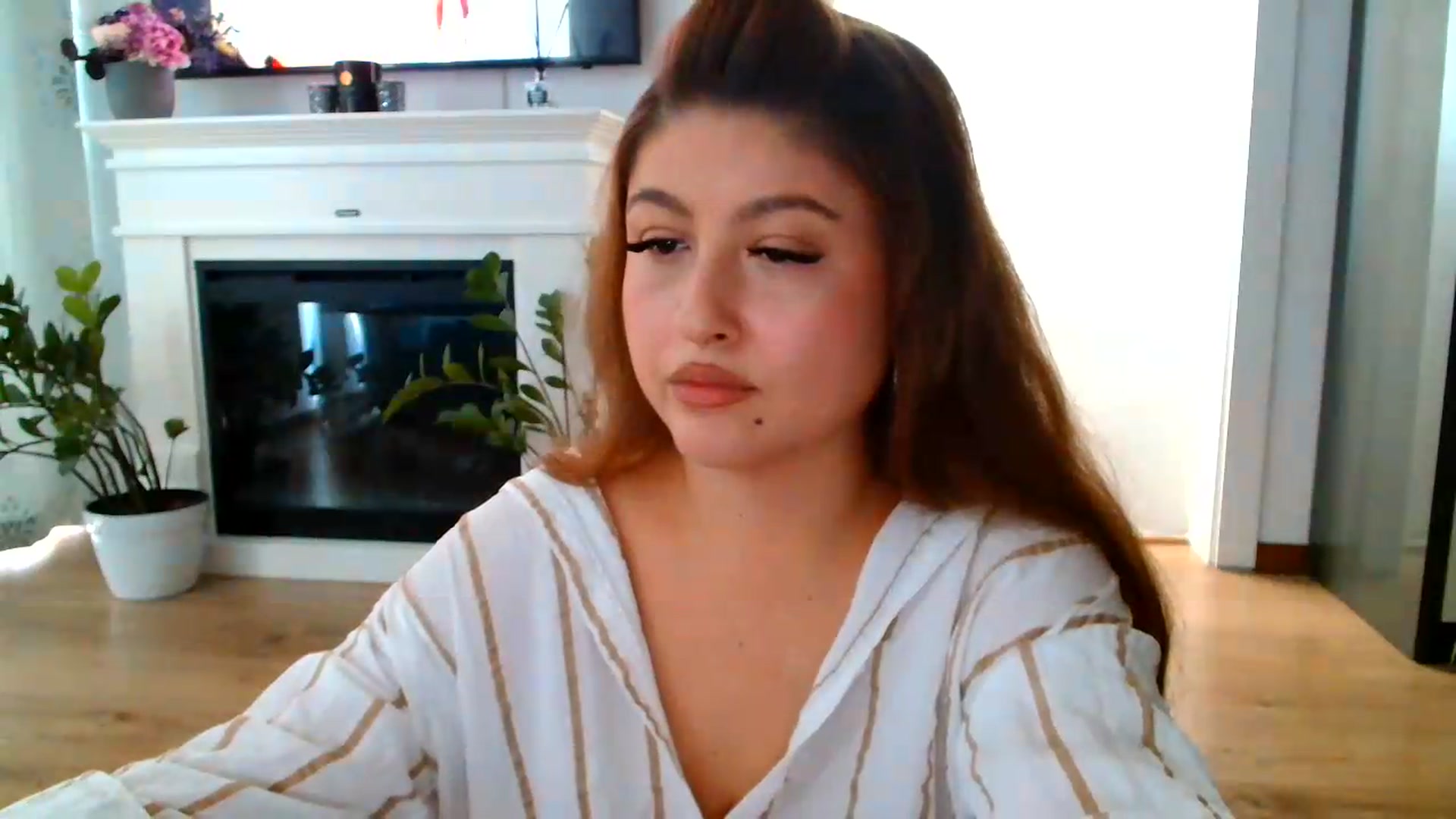 Gallery image thumbnail from SamyraX's myfreecams stream on, 09/05/2026, 15:30 image 5 of 20