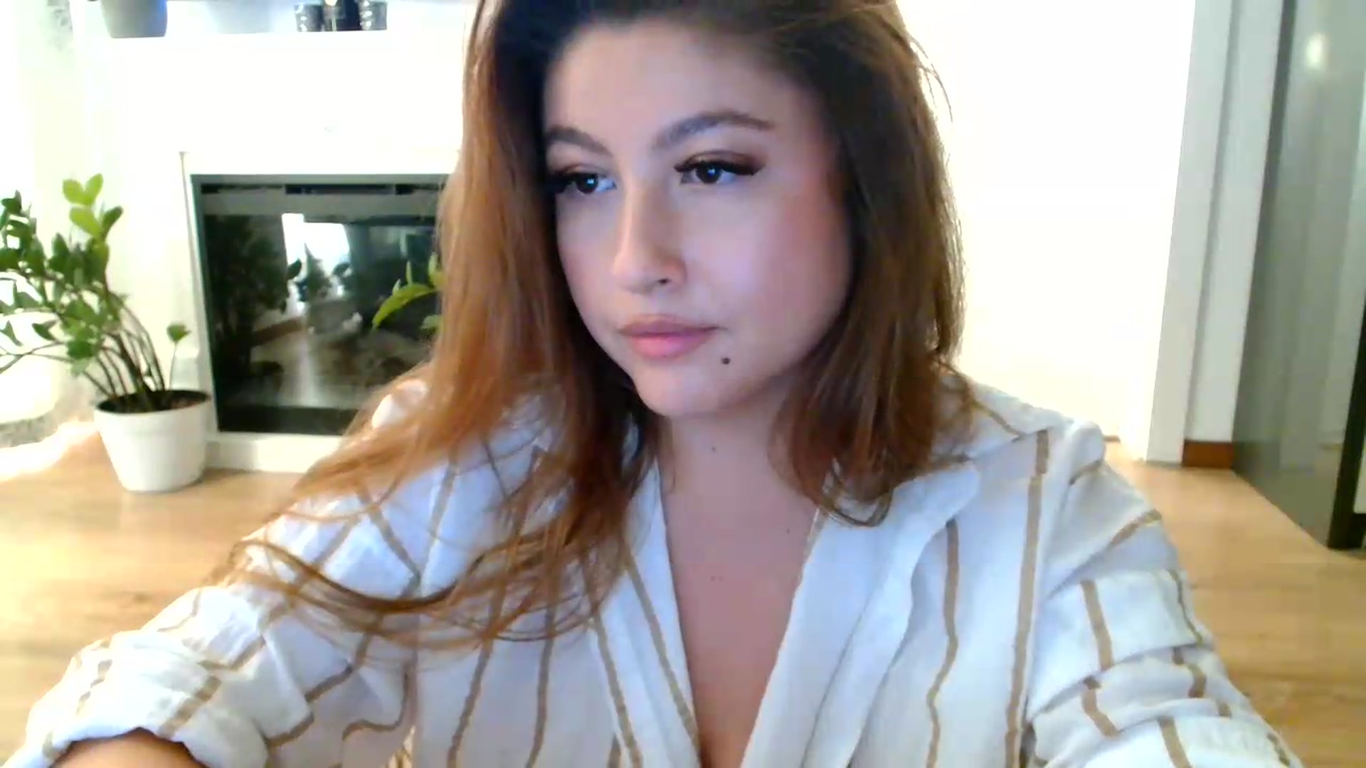 Gallery image thumbnail from SamyraX's myfreecams stream on, 09/05/2026, 16:24 image 16 of 20