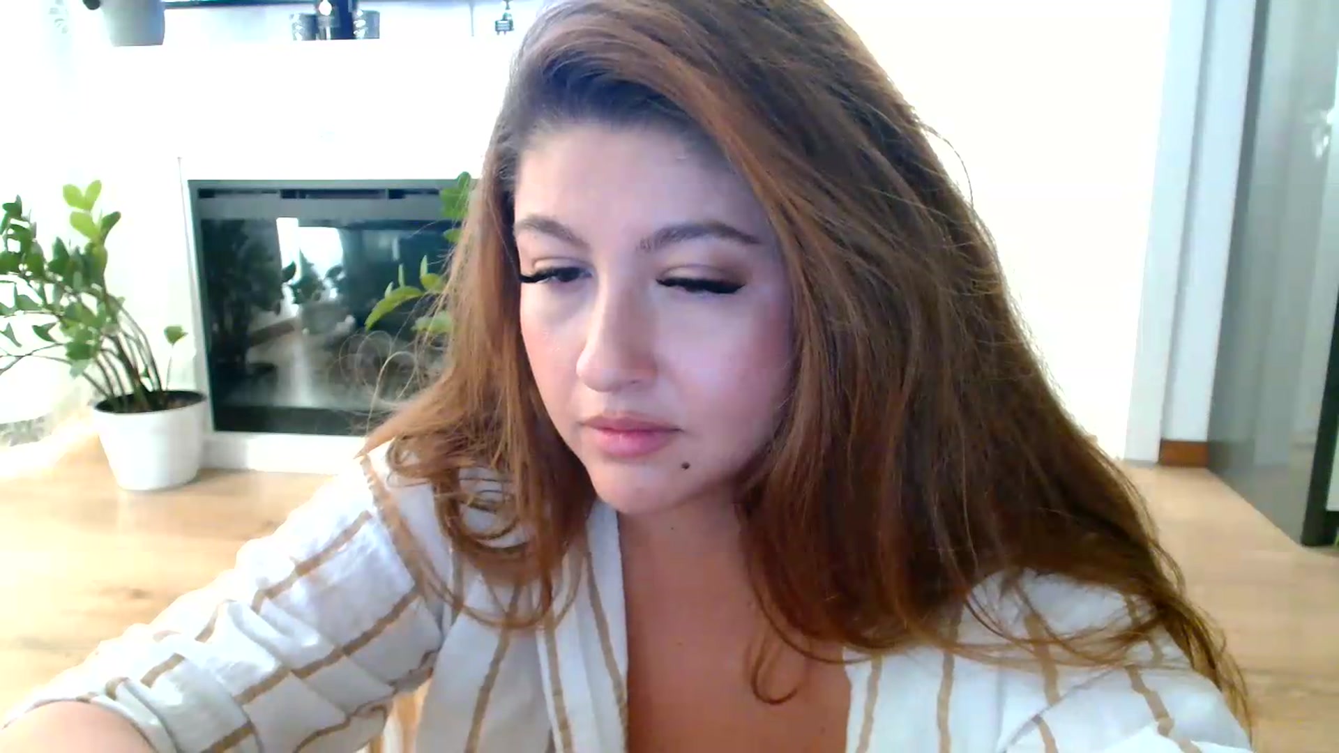 Gallery image thumbnail from SamyraX's myfreecams stream on, 09/05/2026, 16:24 image 4 of 20