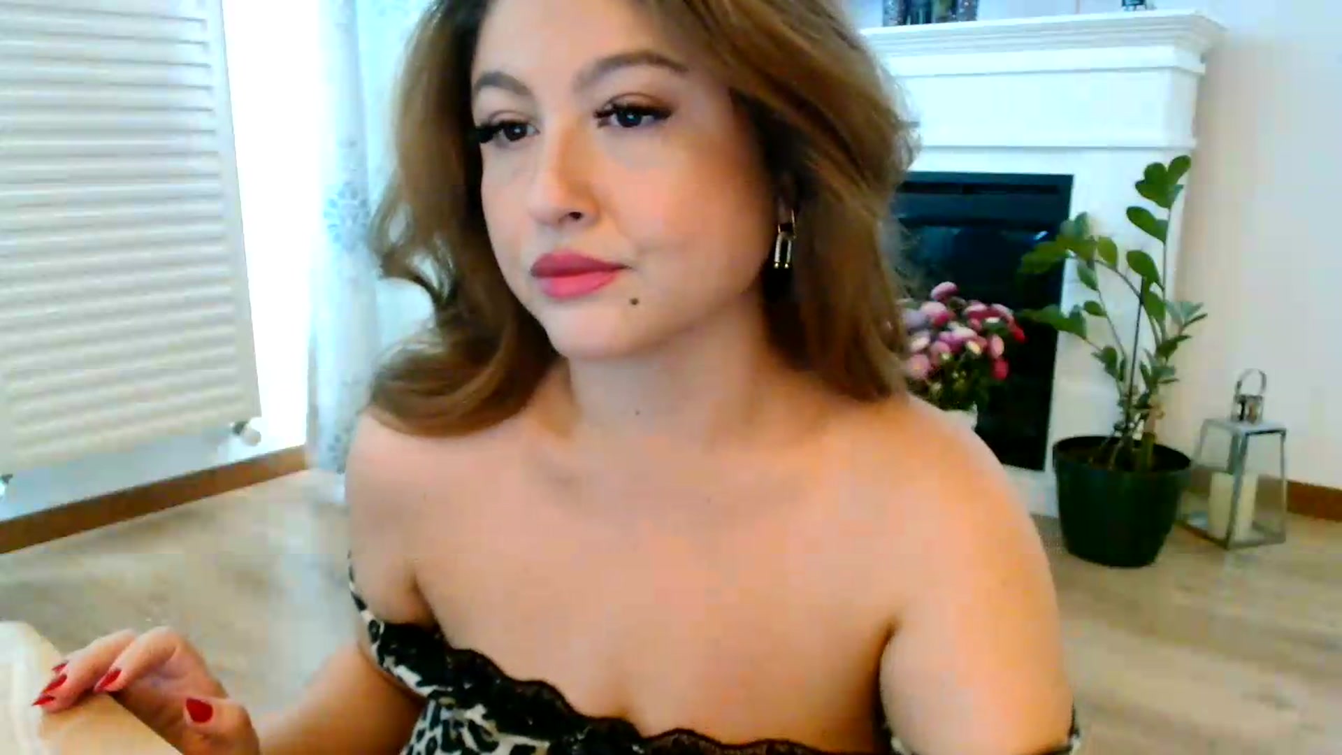 Gallery image thumbnail from SamyraX's myfreecams stream on, 09/11/2026, 13:01 image 14 of 20