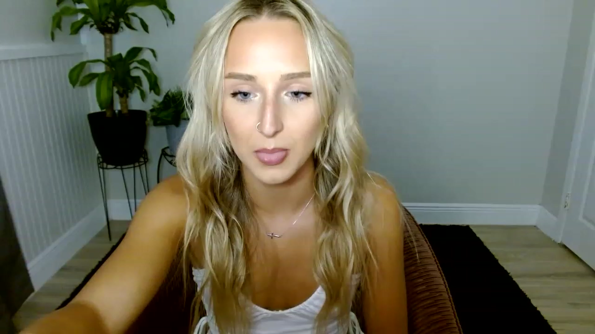 Gallery image thumbnail from Sandiecheeks's myfreecams stream on, 08/26/2023, 18:43 image 11 of 20