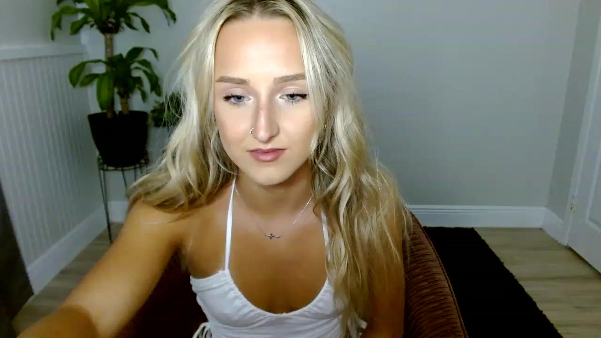 Gallery image thumbnail from Sandiecheeks's myfreecams stream on, 08/26/2023, 18:43 image 10 of 20