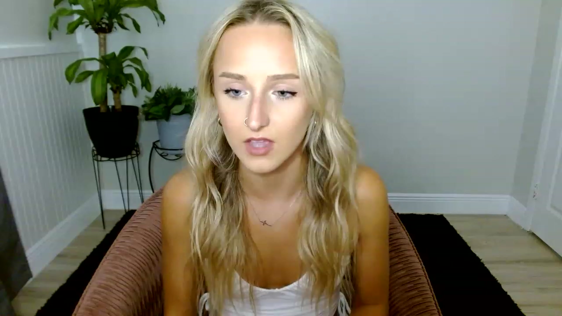 Gallery image thumbnail from Sandiecheeks's myfreecams stream on, 08/26/2023, 18:43 image 17 of 20