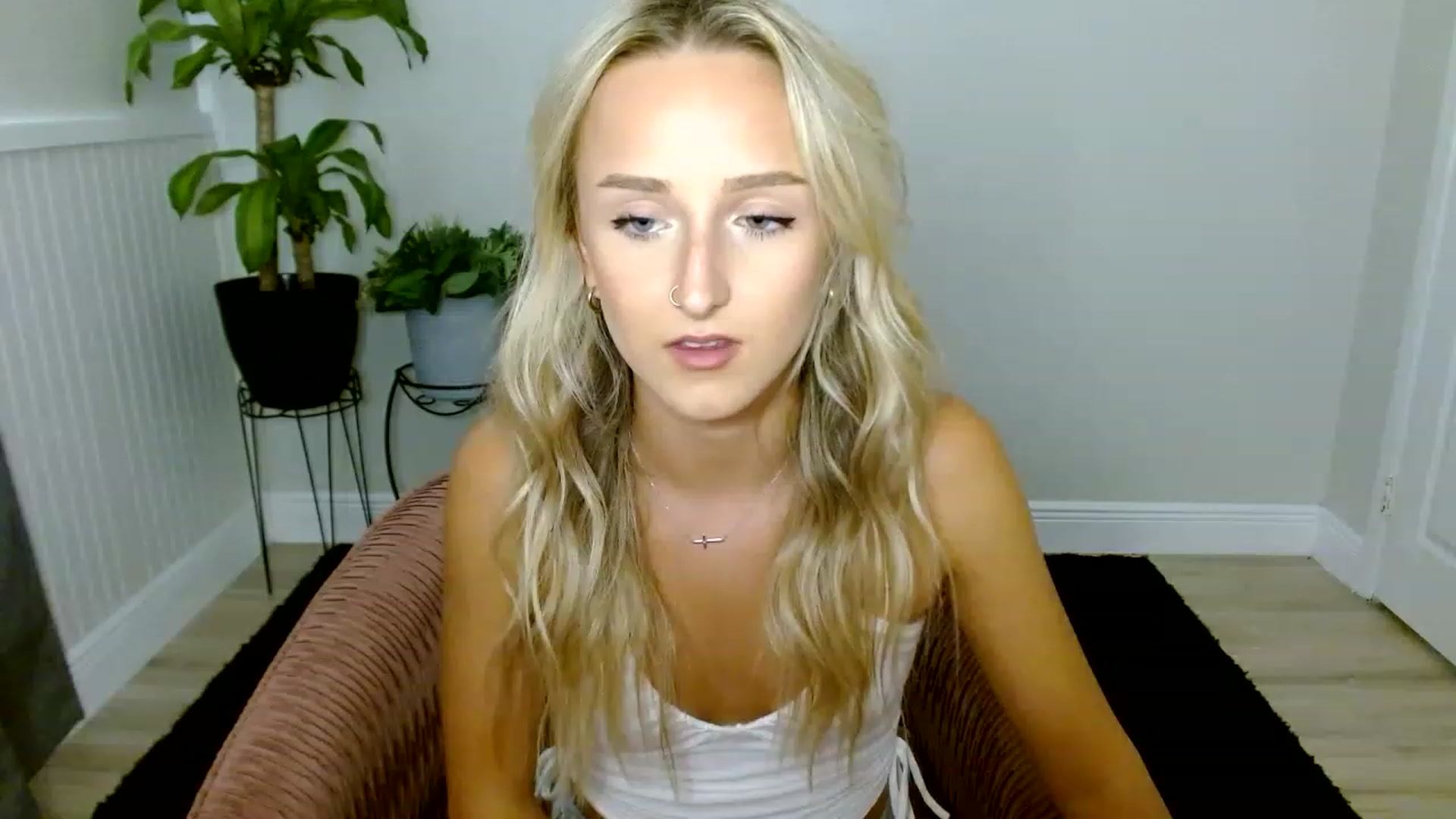 Gallery image thumbnail from Sandiecheeks's myfreecams stream on, 08/26/2023, 18:43 image 15 of 20