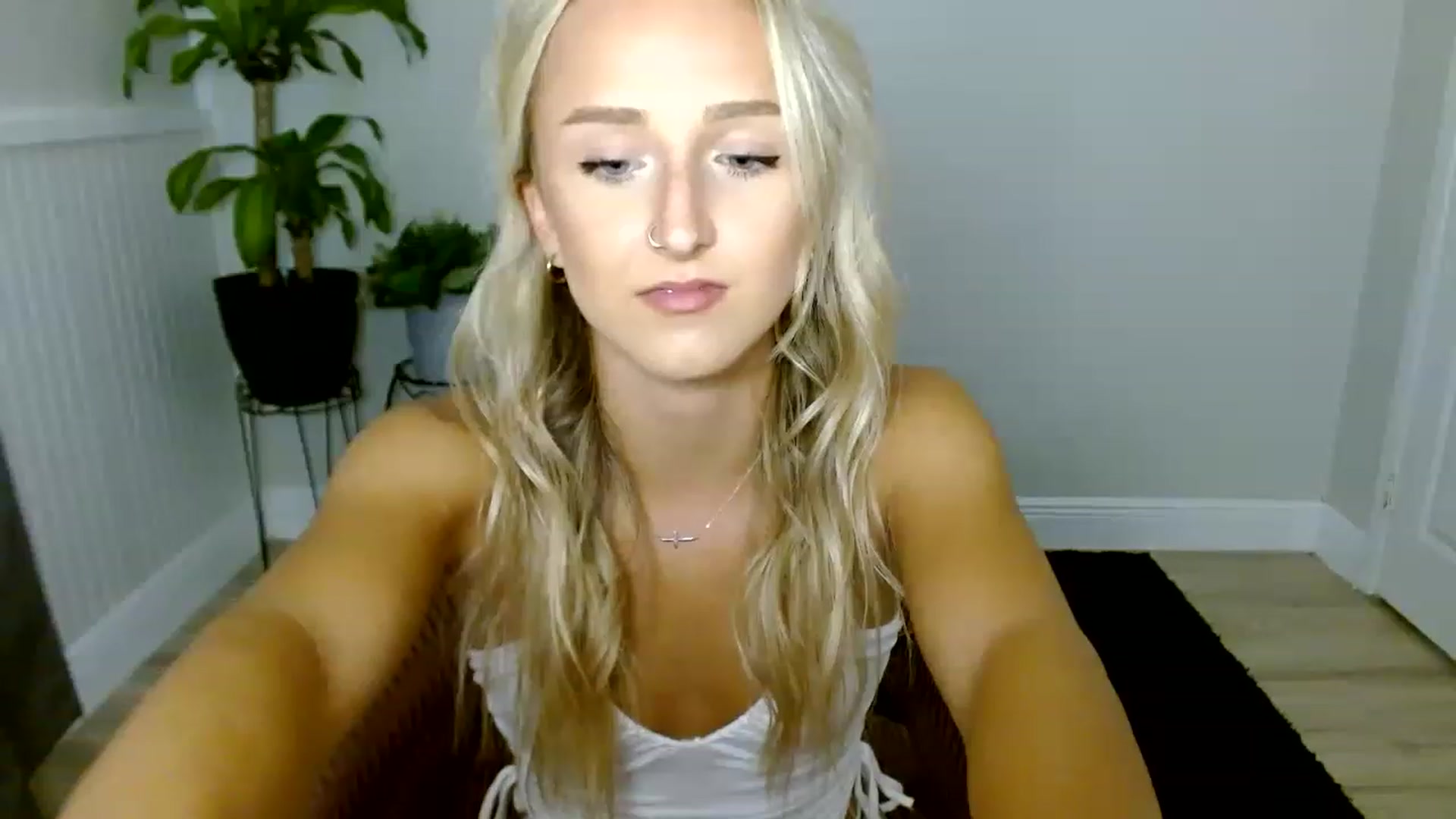 Gallery image thumbnail from Sandiecheeks's myfreecams stream on, 08/26/2023, 18:43 image 9 of 20