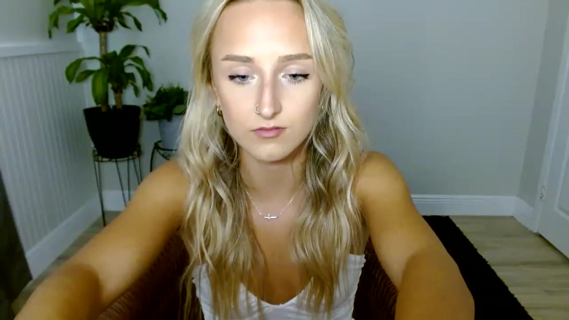 Gallery image thumbnail from Sandiecheeks's myfreecams stream on, 08/26/2023, 18:43 image 16 of 20