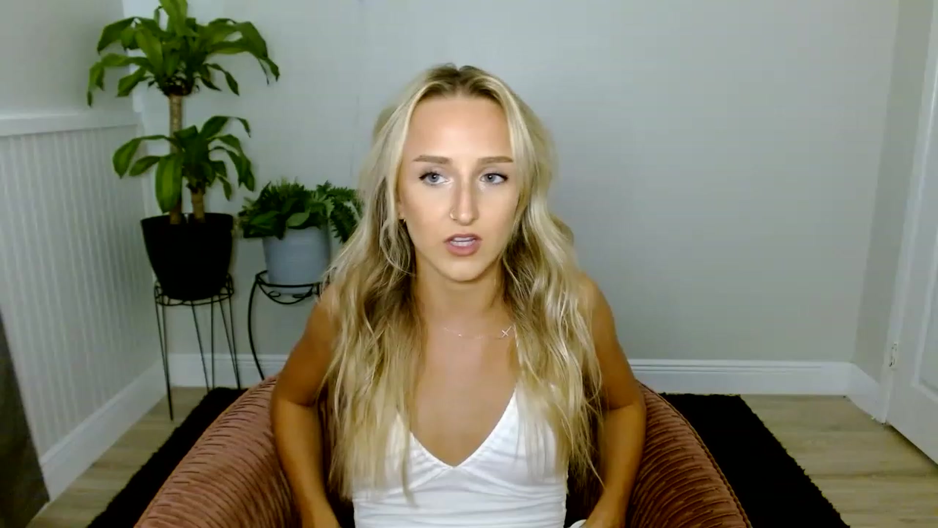 Gallery image thumbnail from Sandiecheeks's myfreecams stream on, 08/26/2023, 19:36 image 18 of 20