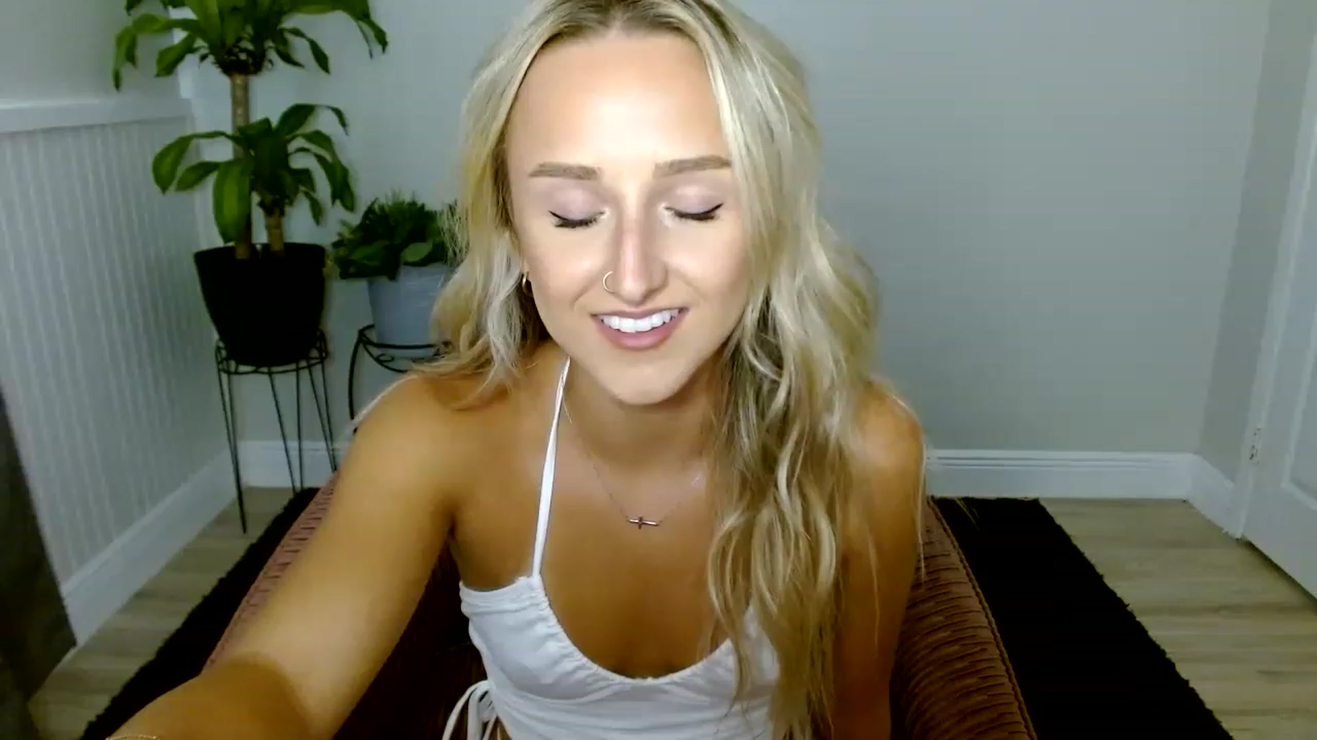 Gallery image thumbnail from Sandiecheeks's myfreecams stream on, 08/26/2023, 19:36 image 1 of 20