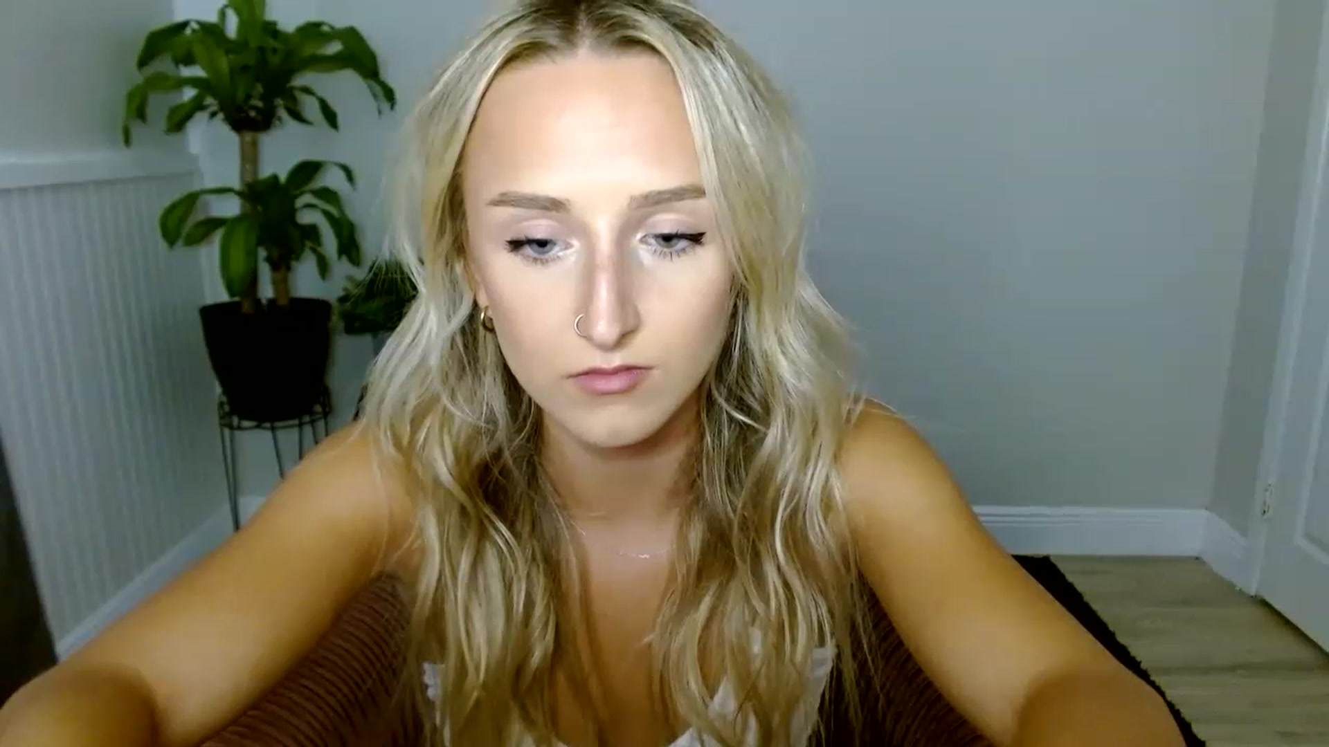 Gallery image thumbnail from Sandiecheeks's myfreecams stream on, 08/26/2023, 19:36 image 16 of 20
