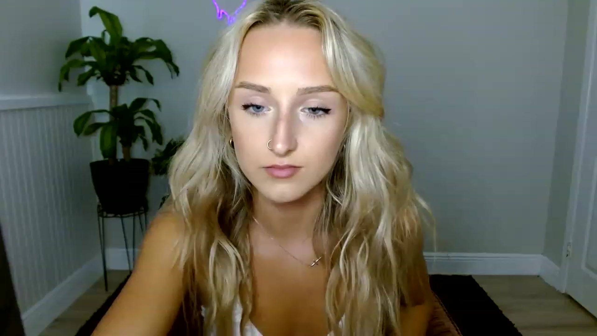 Gallery image thumbnail from Sandiecheeks's myfreecams stream on, 08/26/2023, 19:36 image 10 of 20