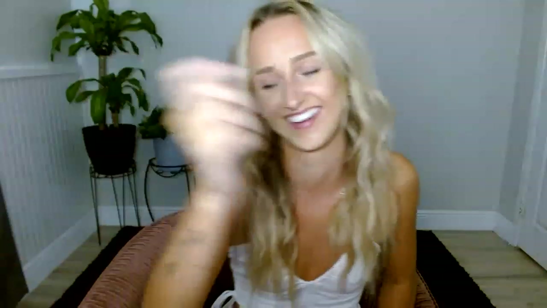 Gallery image thumbnail from Sandiecheeks's myfreecams stream on, 08/26/2023, 19:36 image 20 of 20