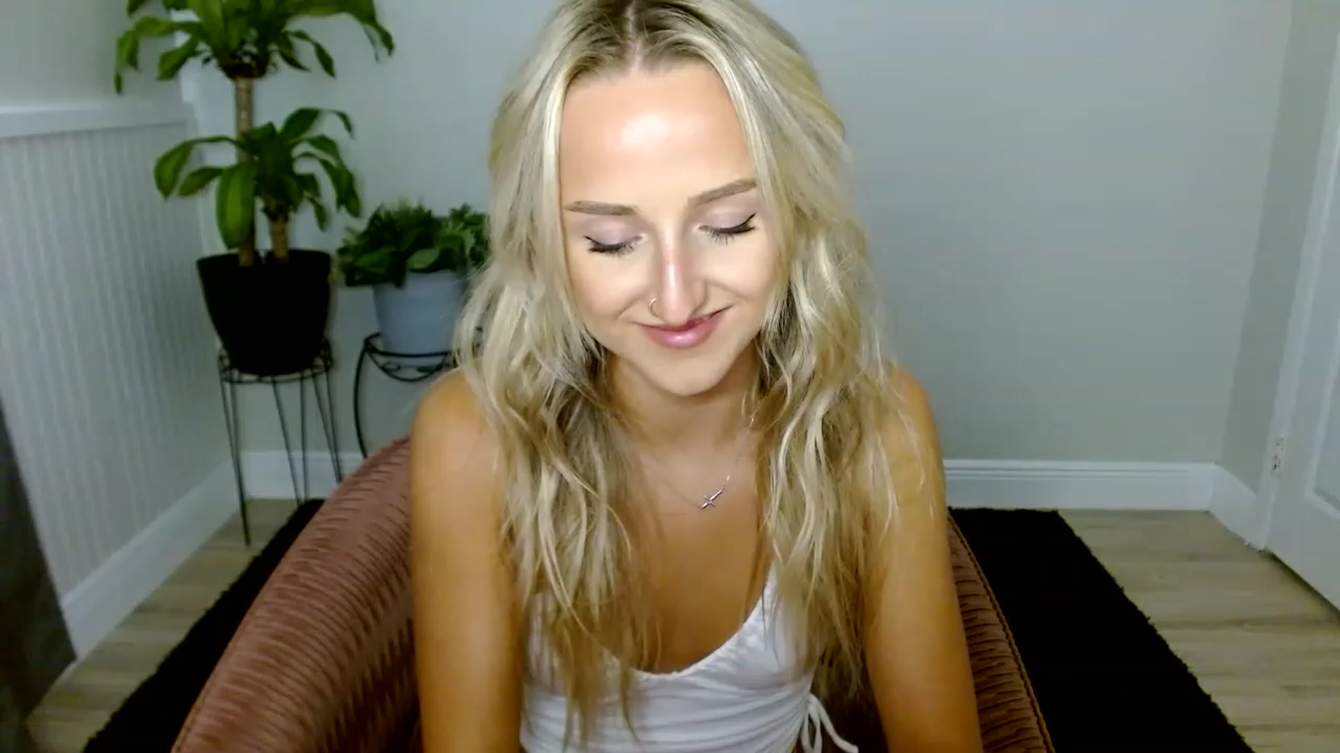 Gallery image thumbnail from Sandiecheeks's myfreecams stream on, 08/26/2023, 19:36 image 7 of 20