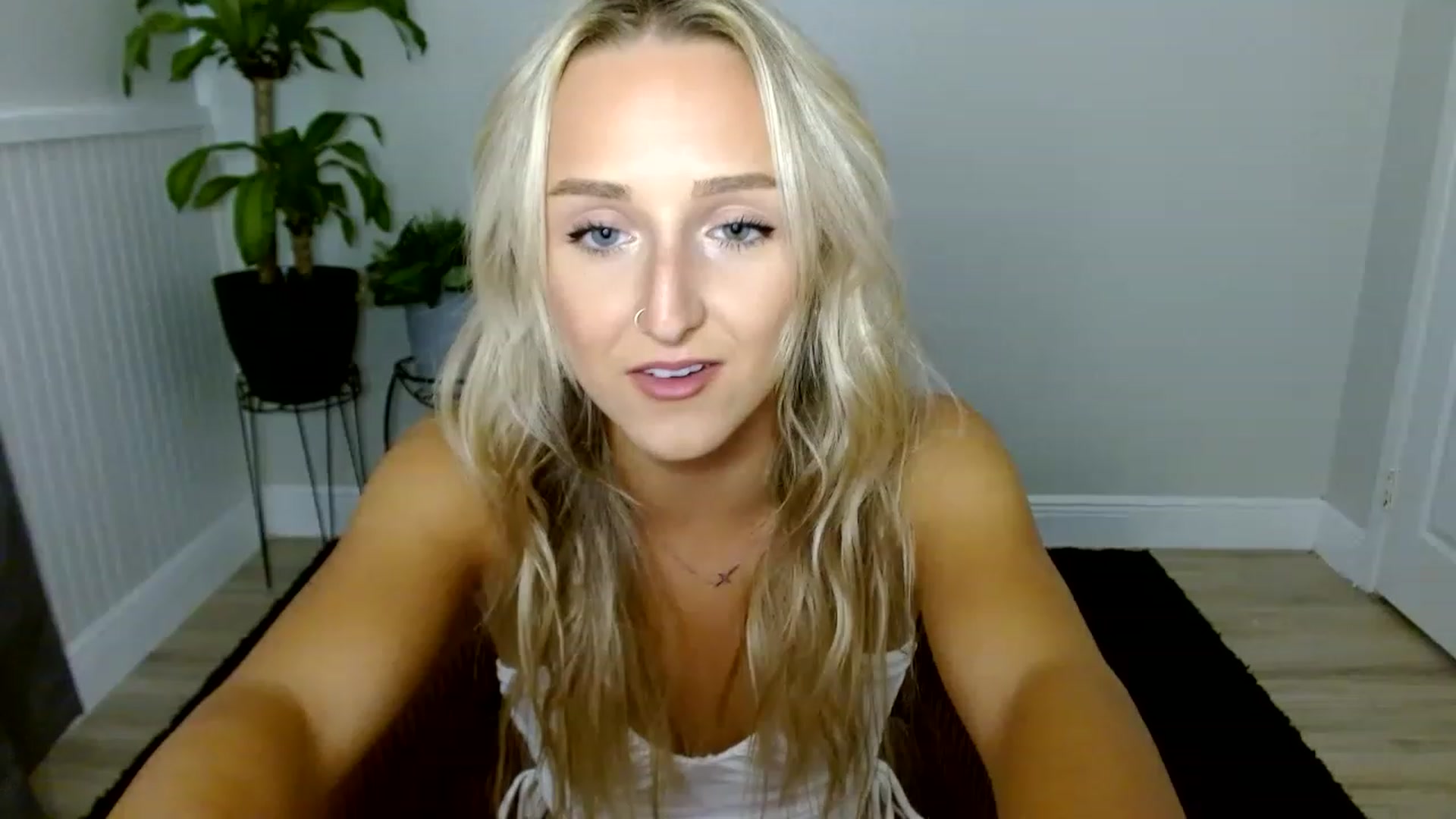 Gallery image thumbnail from Sandiecheeks's myfreecams stream on, 08/26/2023, 19:36 image 8 of 20