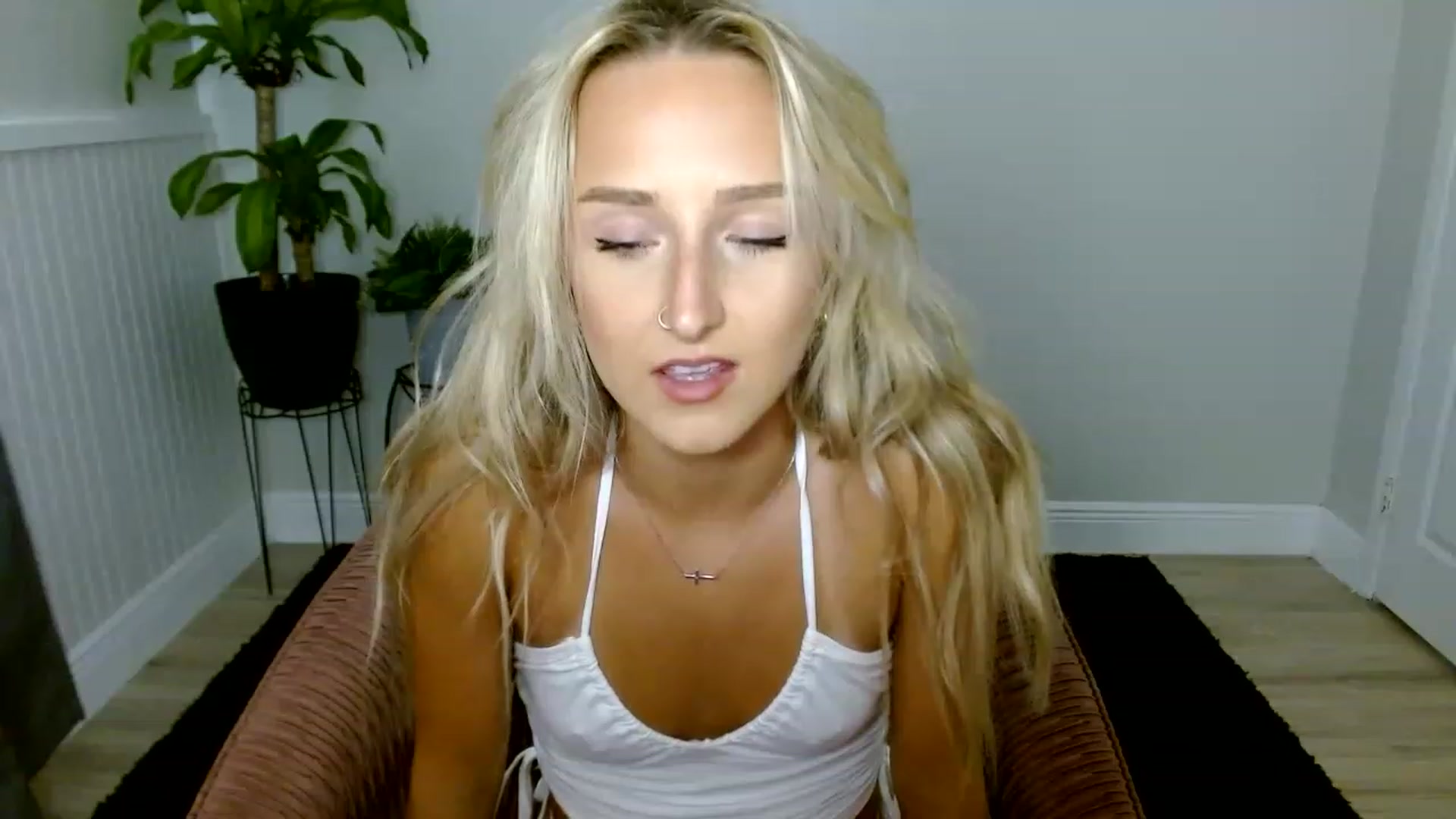 Gallery image thumbnail from Sandiecheeks's myfreecams stream on, 08/26/2023, 19:36 image 2 of 20
