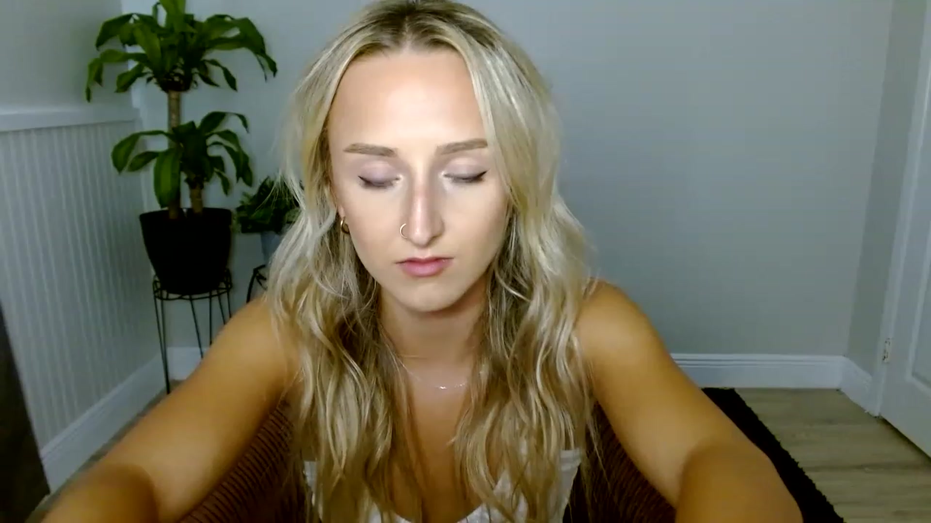 Gallery image thumbnail from Sandiecheeks's myfreecams stream on, 08/26/2023, 19:36 image 17 of 20