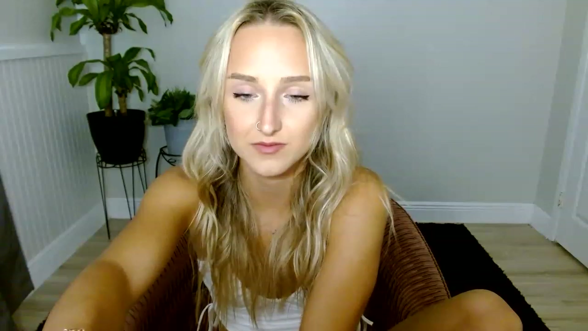 Gallery image thumbnail from Sandiecheeks's myfreecams stream on, 08/26/2023, 19:36 image 5 of 20