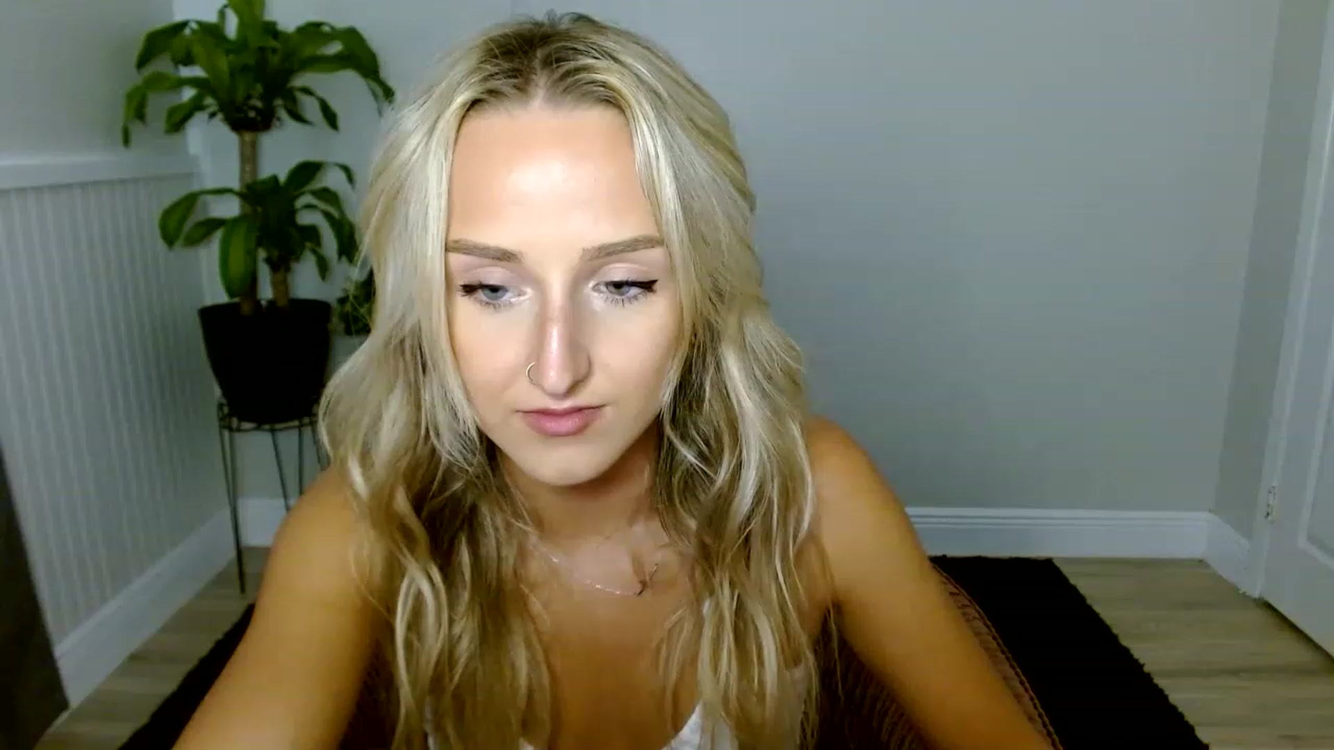 Gallery image thumbnail from Sandiecheeks's myfreecams stream on, 08/26/2023, 19:36 image 12 of 20