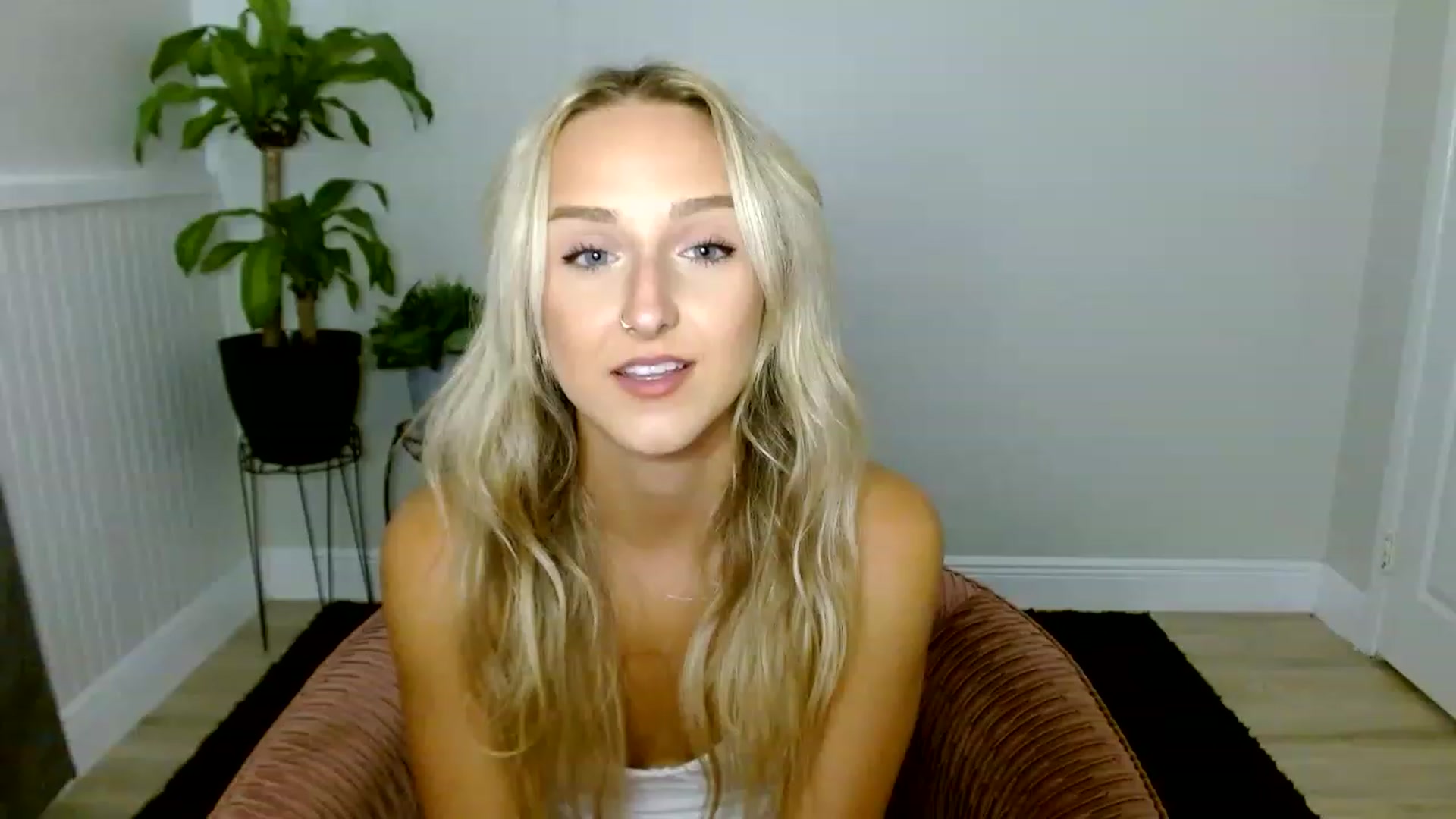 Gallery image thumbnail from Sandiecheeks's myfreecams stream on, 08/26/2023, 19:36 image 15 of 20