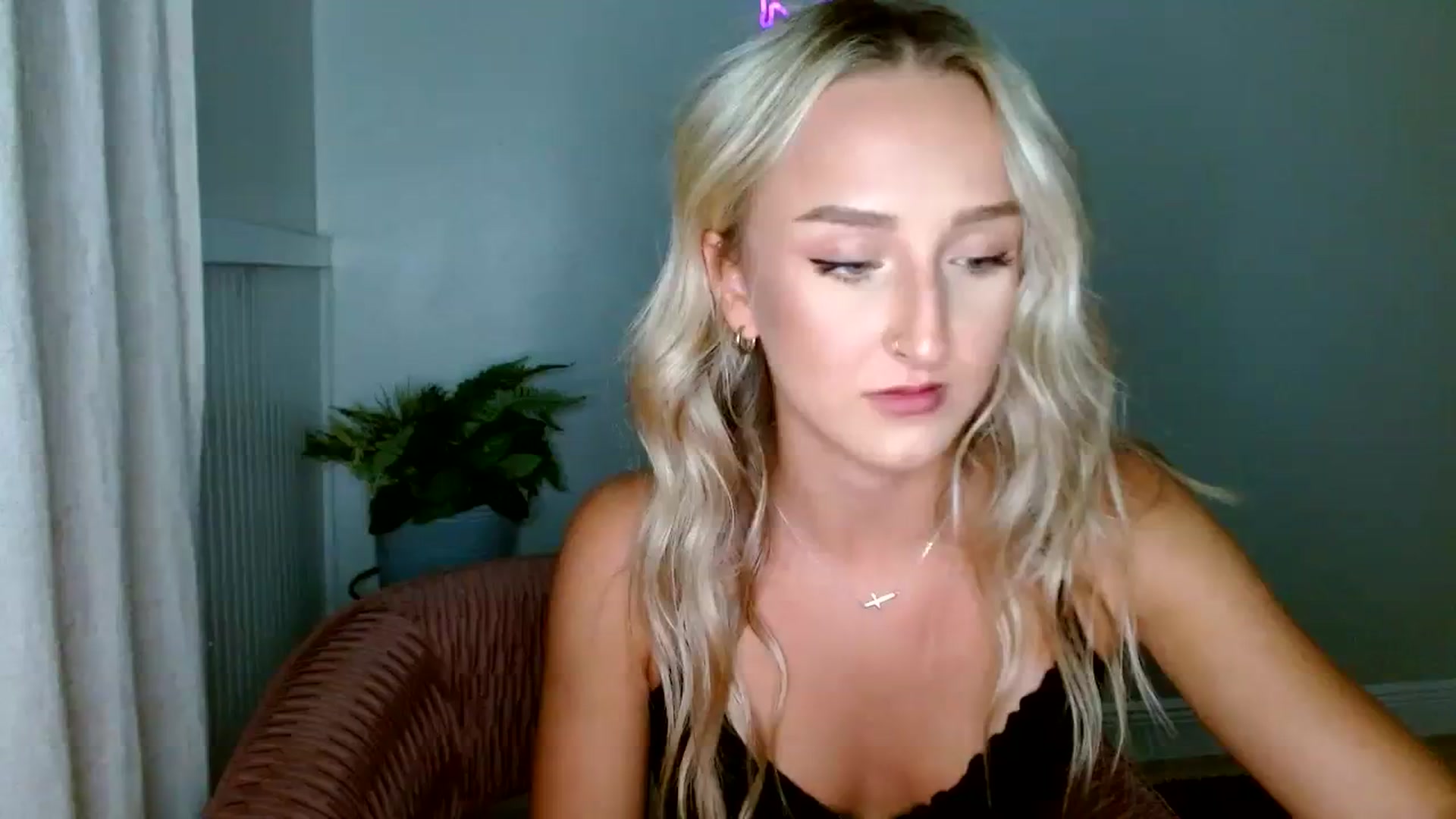 Gallery image thumbnail from Sandiecheeks's myfreecams stream on, 09/07/2023, 02:25 image 12 of 20