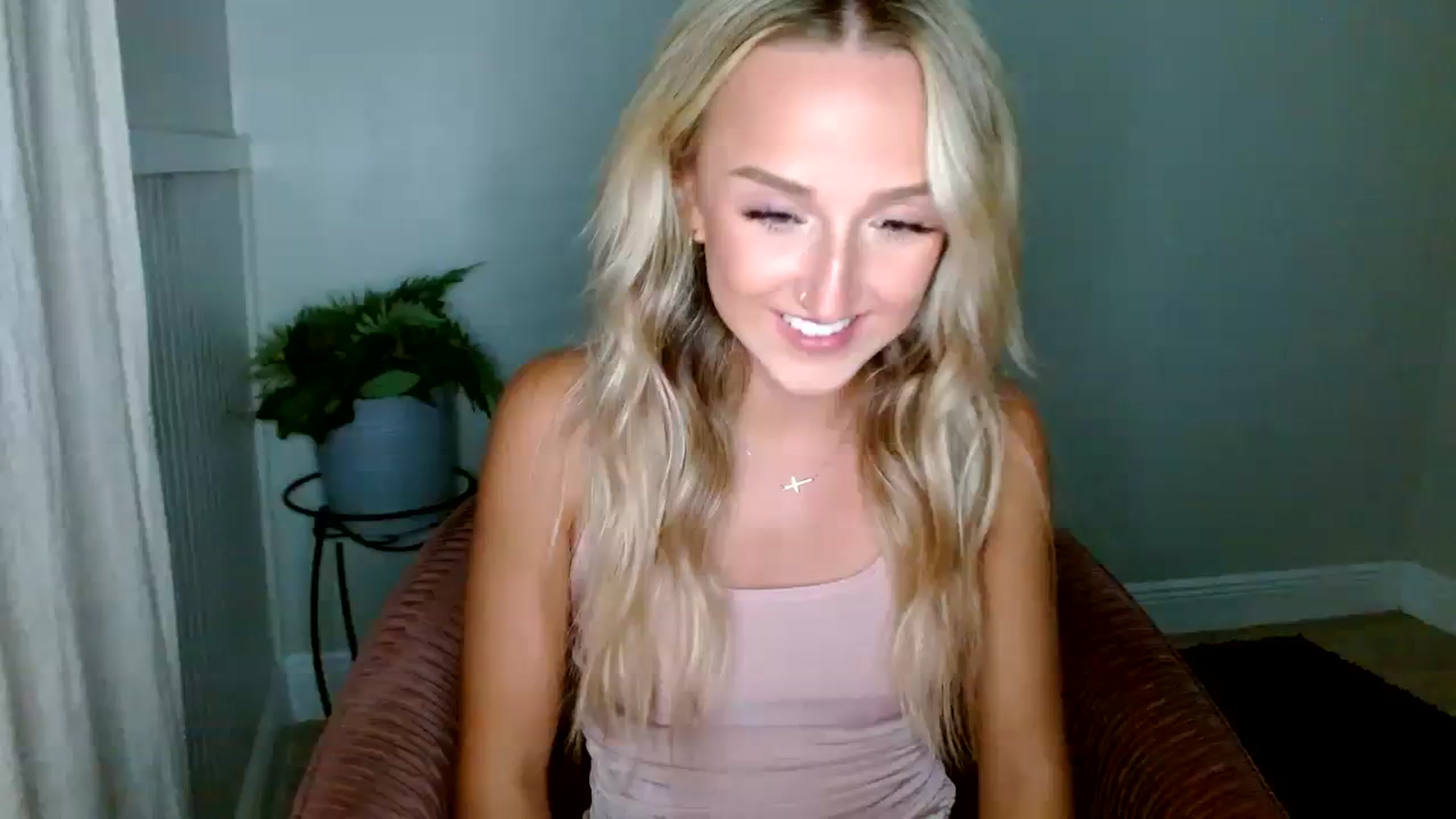Gallery image thumbnail from Sandiecheeks's myfreecams stream on, 09/12/2023, 01:46 image 12 of 20