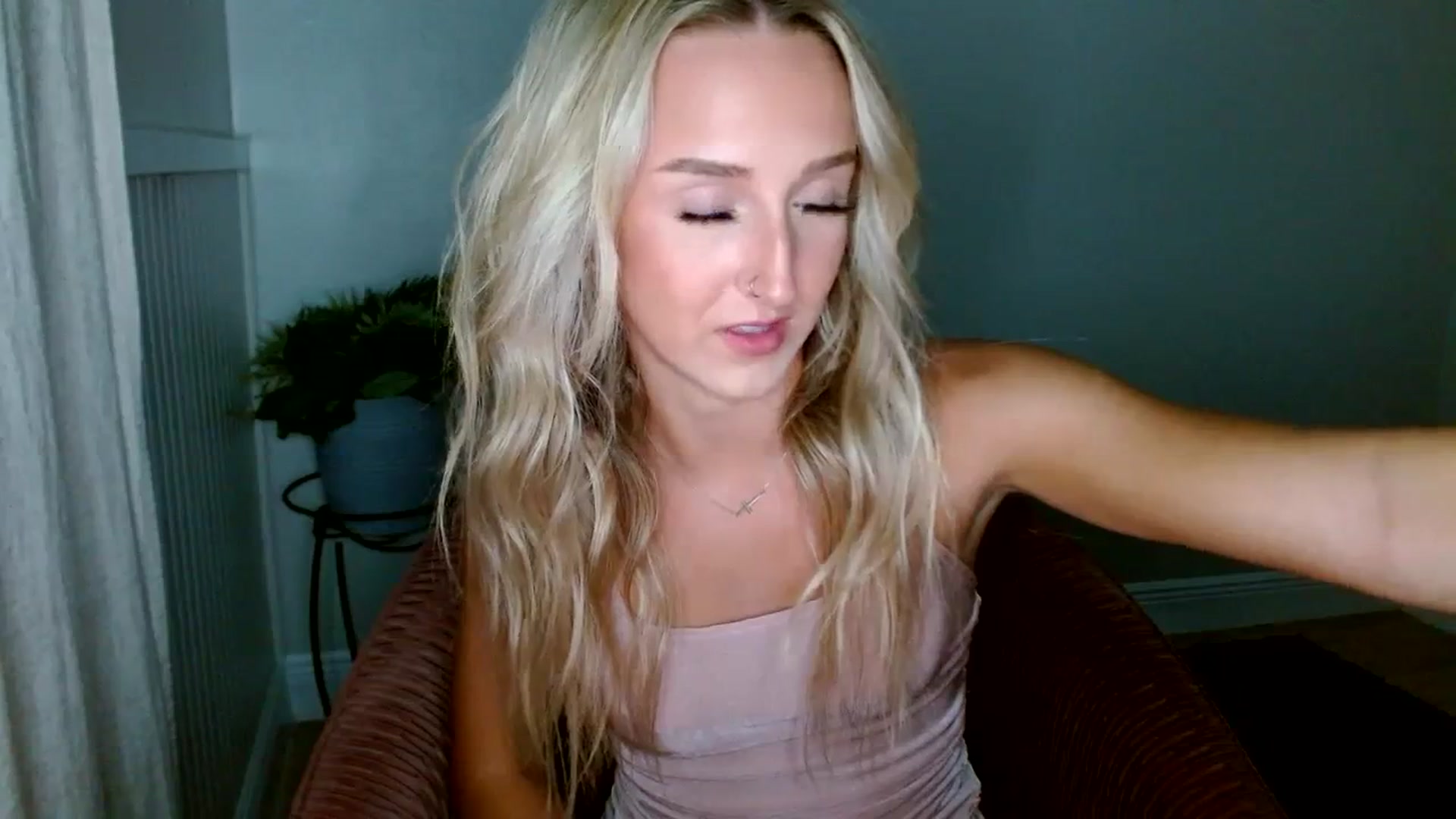 Gallery image thumbnail from Sandiecheeks's myfreecams stream on, 09/12/2023, 01:46 image 14 of 20