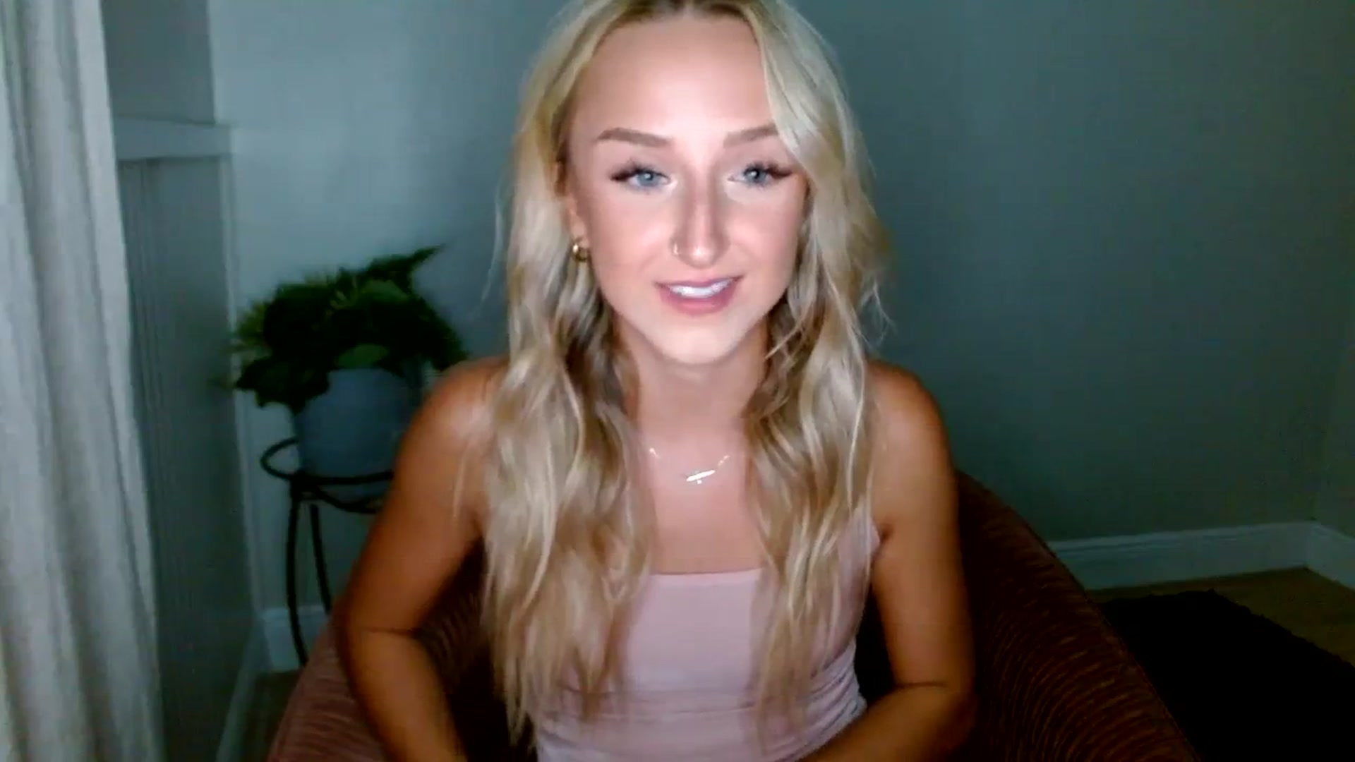 Gallery image thumbnail from Sandiecheeks's myfreecams stream on, 09/12/2023, 01:46 image 15 of 20