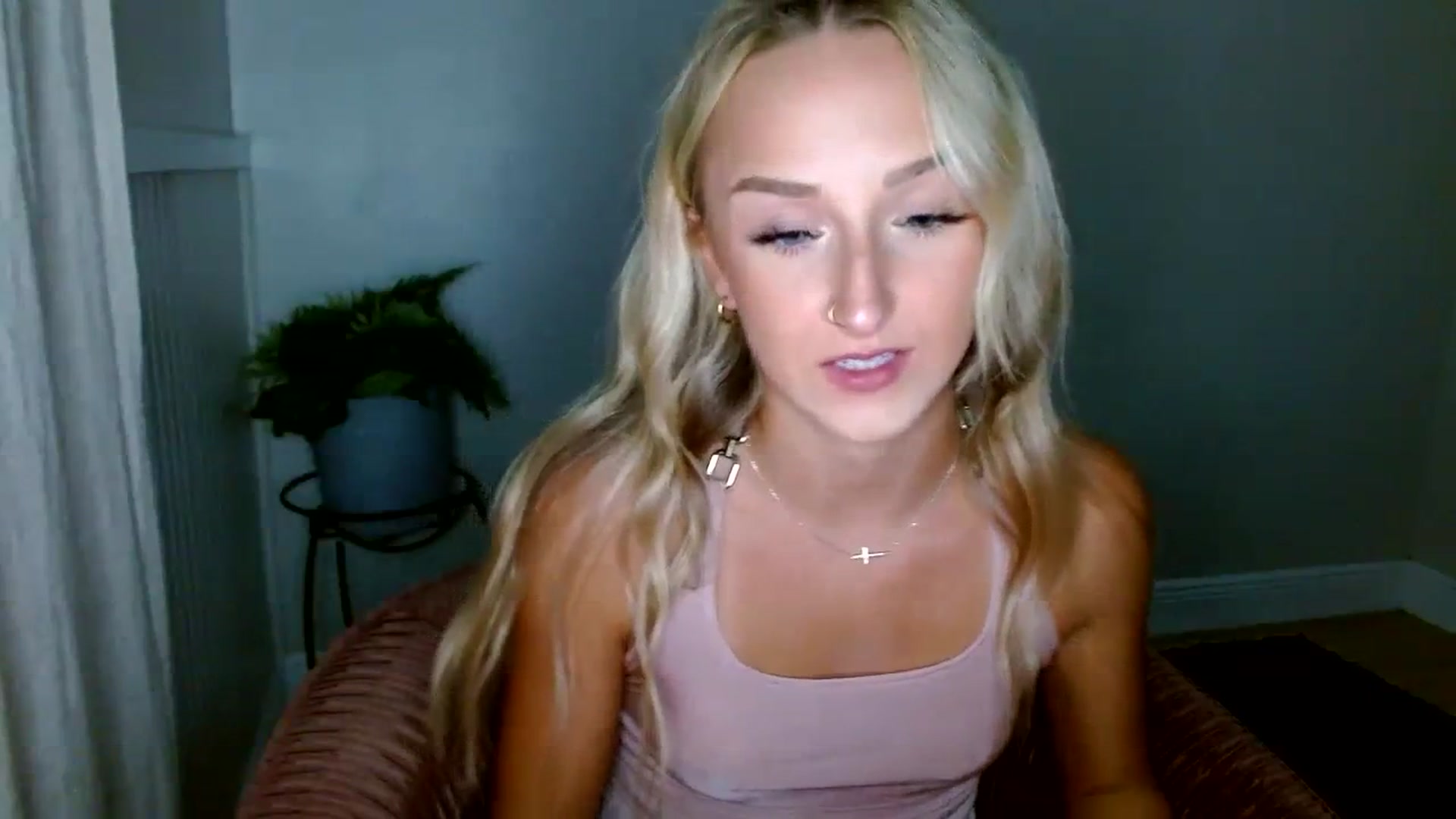 Gallery image thumbnail from Sandiecheeks's myfreecams stream on, 09/12/2023, 01:46 image 2 of 20