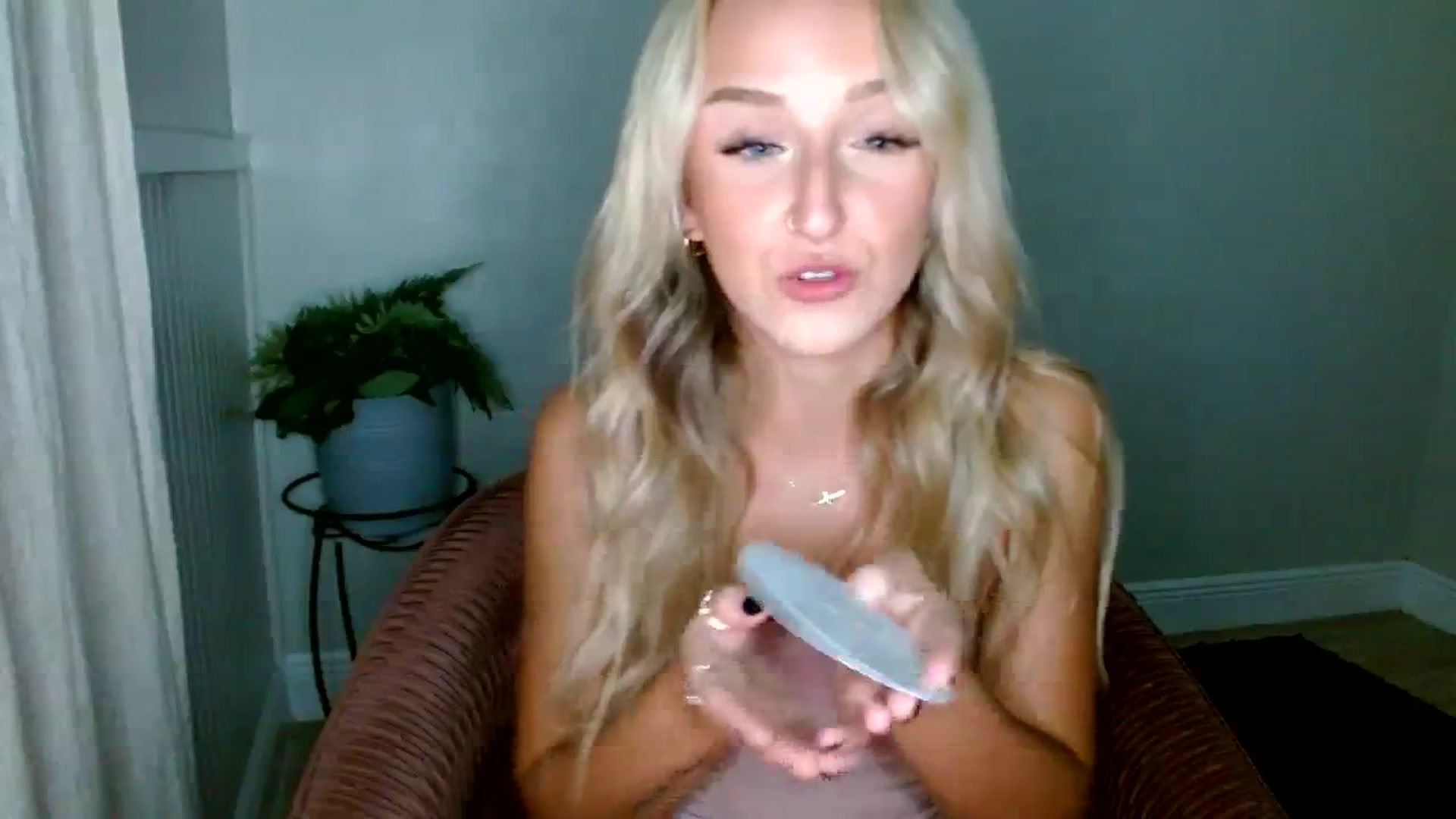 Gallery image thumbnail from Sandiecheeks's myfreecams stream on, 09/12/2023, 01:46 image 17 of 20