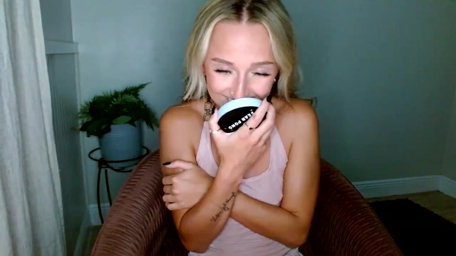 Gallery image thumbnail from Sandiecheeks's myfreecams stream on, 09/12/2023, 01:46 image 18 of 20