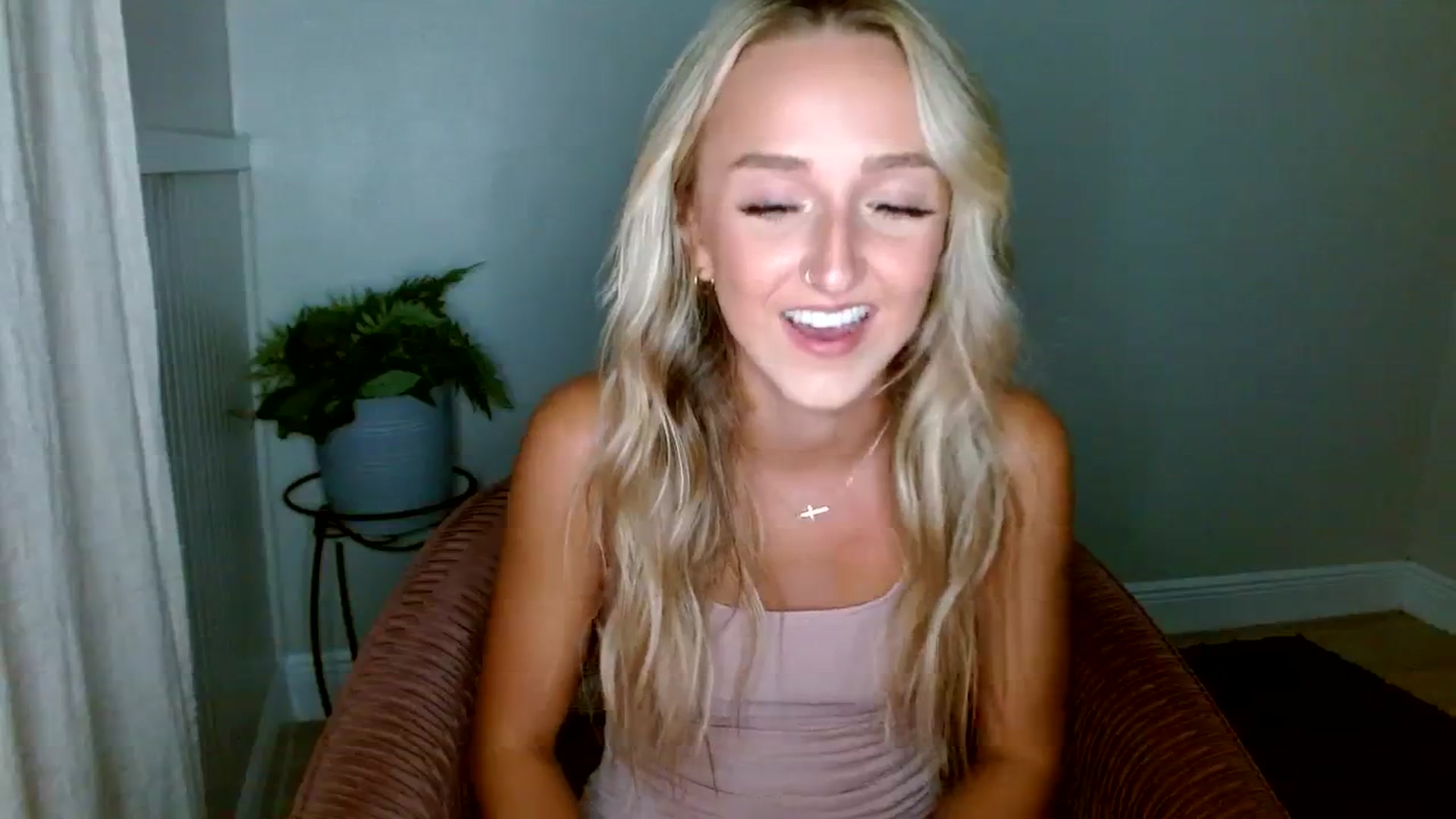 Gallery image thumbnail from Sandiecheeks's myfreecams stream on, 09/12/2023, 01:46 image 11 of 20