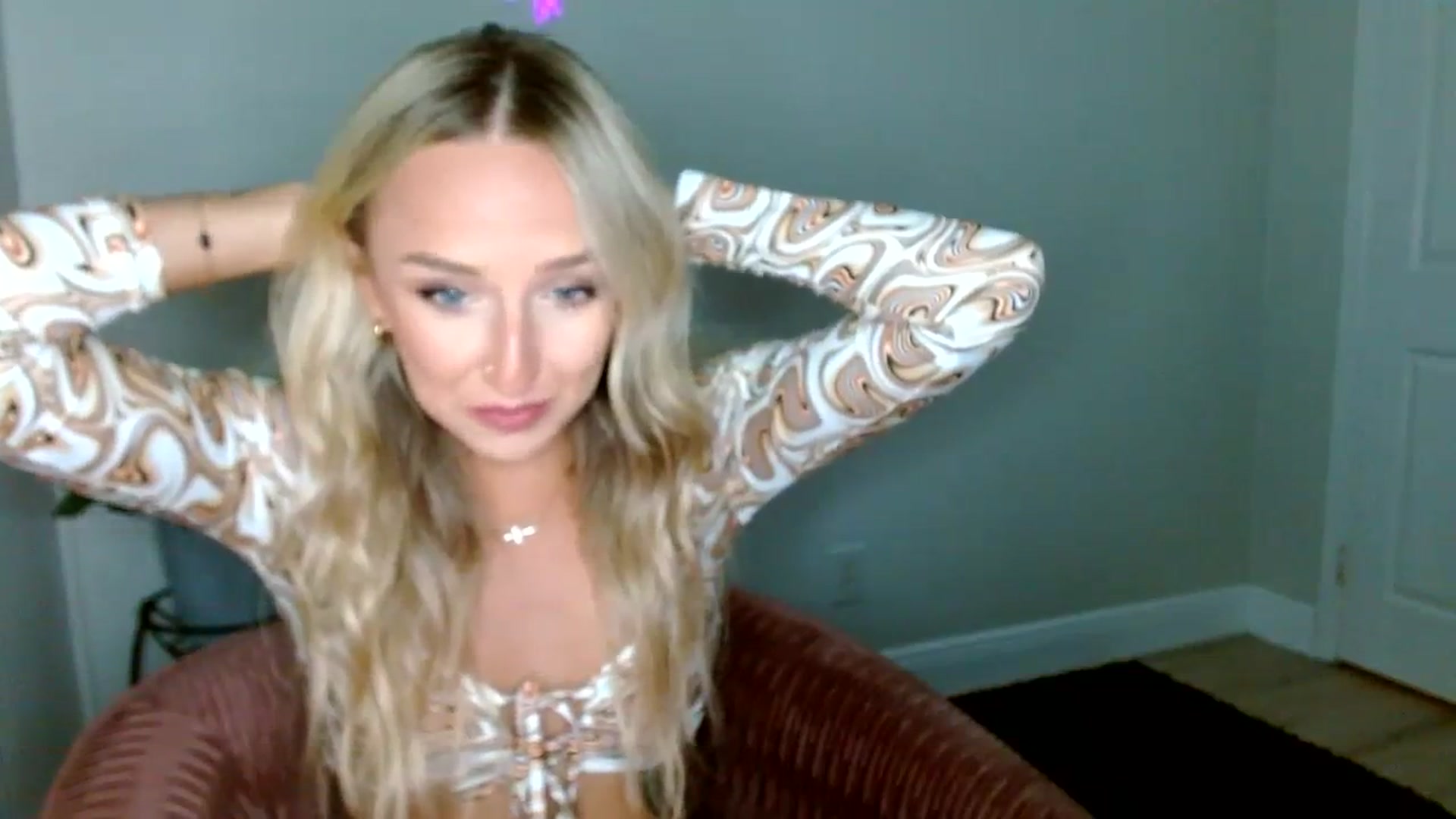 Gallery image thumbnail from Sandiecheeks's myfreecams stream on, 09/19/2023, 24:00 image 14 of 20