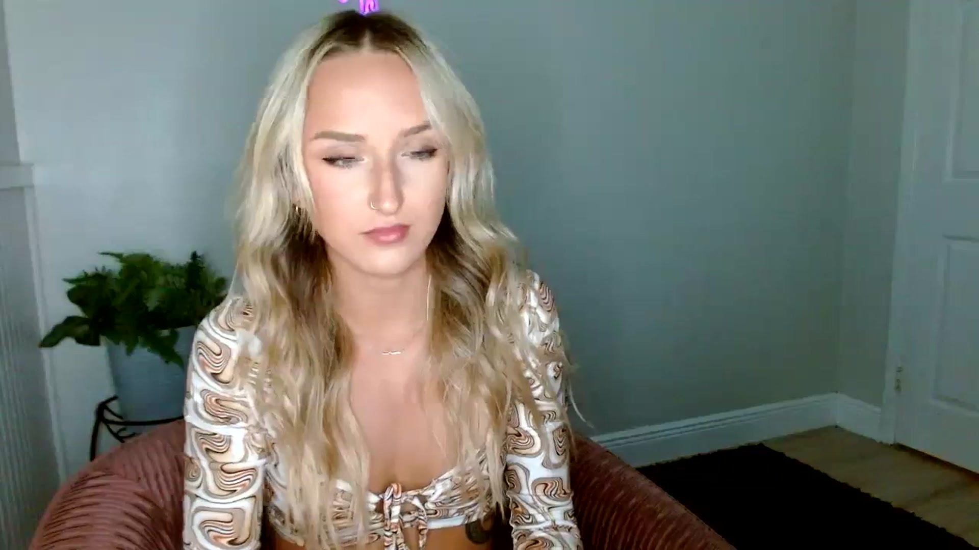 Gallery image thumbnail from Sandiecheeks's myfreecams stream on, 09/19/2023, 24:00 image 3 of 20