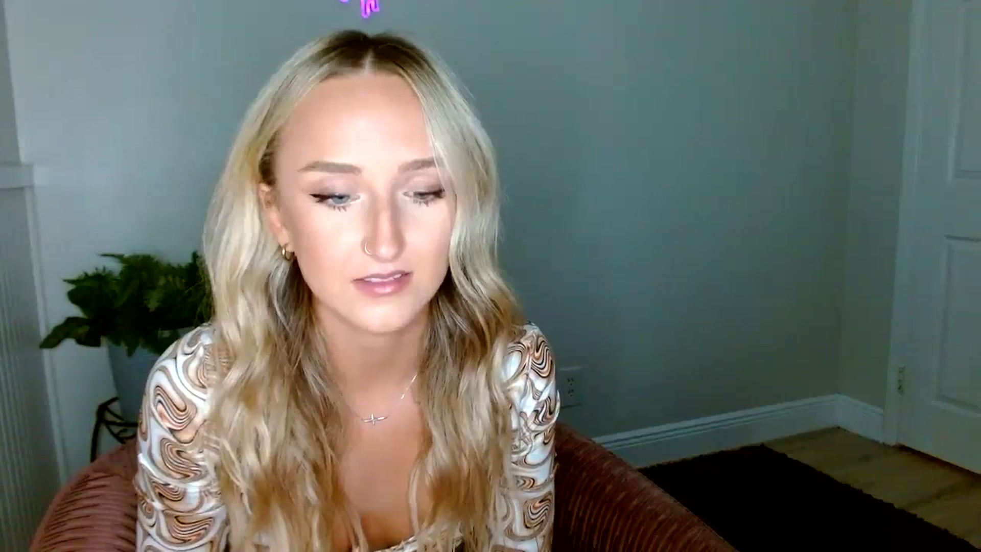 Gallery image thumbnail from Sandiecheeks's myfreecams stream on, 09/19/2023, 24:00 image 15 of 20