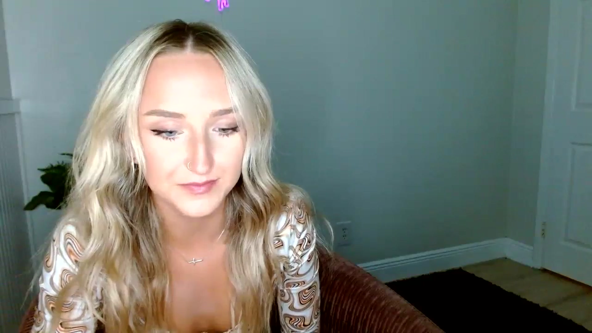 Gallery image thumbnail from Sandiecheeks's myfreecams stream on, 09/19/2023, 24:00 image 13 of 20