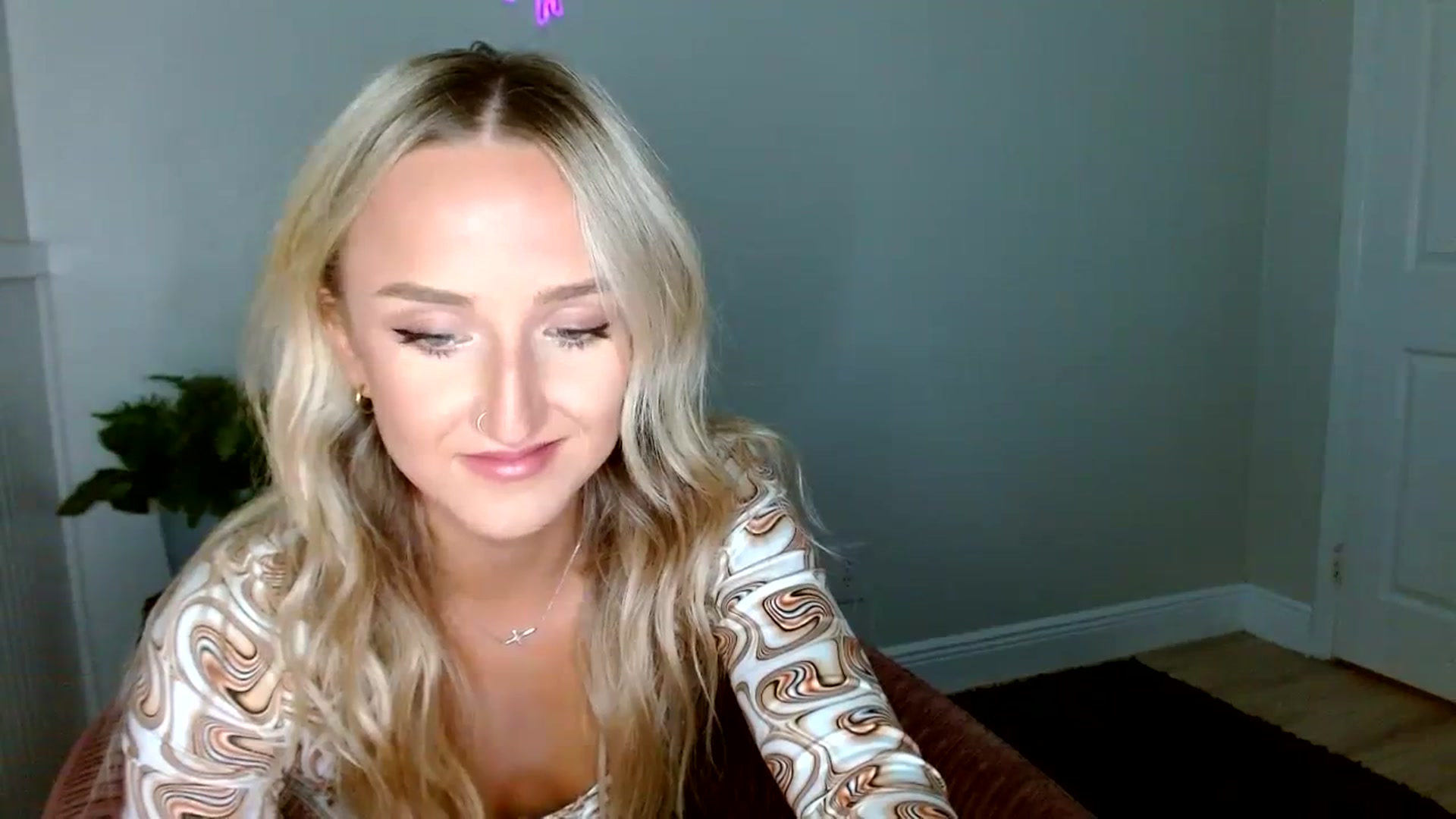 Gallery image thumbnail from Sandiecheeks's myfreecams stream on, 09/19/2023, 24:00 image 12 of 20