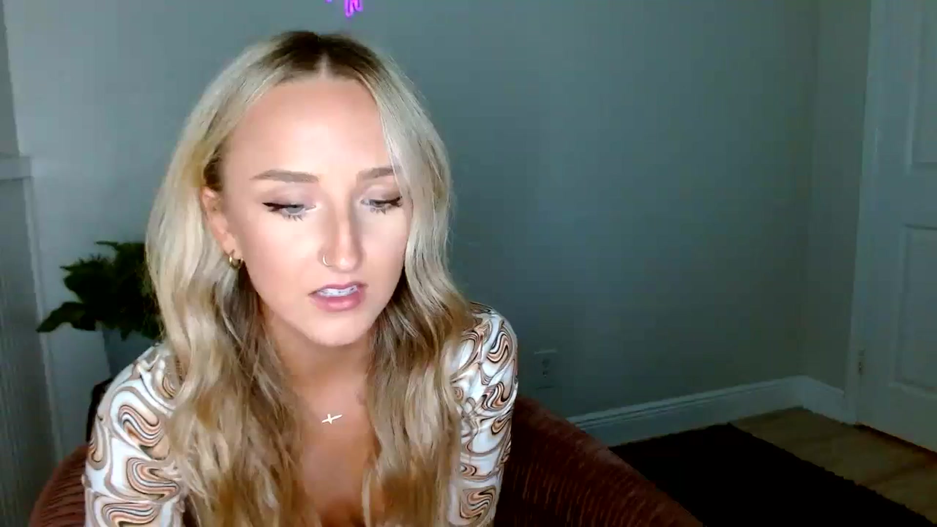 Gallery image thumbnail from Sandiecheeks's myfreecams stream on, 09/19/2023, 24:00 image 16 of 20