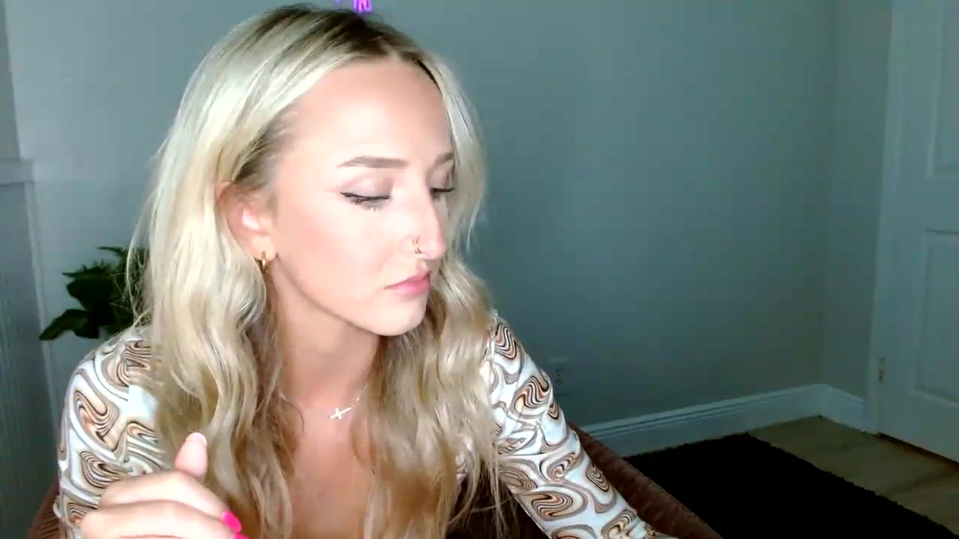 Gallery image thumbnail from Sandiecheeks's myfreecams stream on, 09/19/2023, 24:50 image 20 of 20