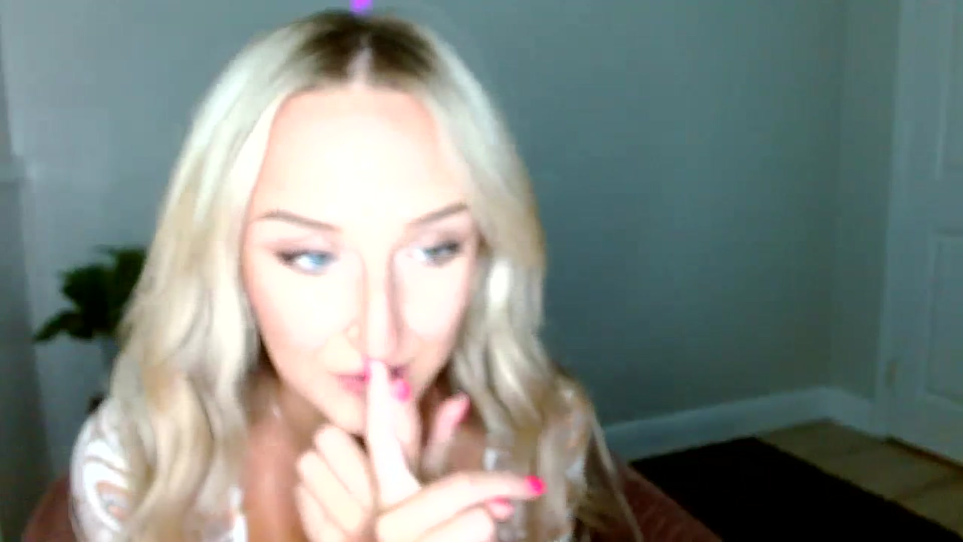 Gallery image thumbnail from Sandiecheeks's myfreecams stream on, 09/19/2023, 24:50 image 13 of 20