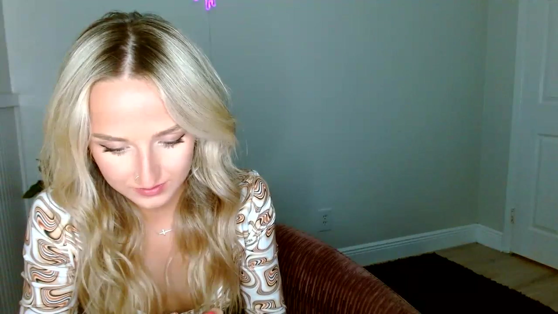 Gallery image thumbnail from Sandiecheeks's myfreecams stream on, 09/19/2023, 24:50 image 7 of 20