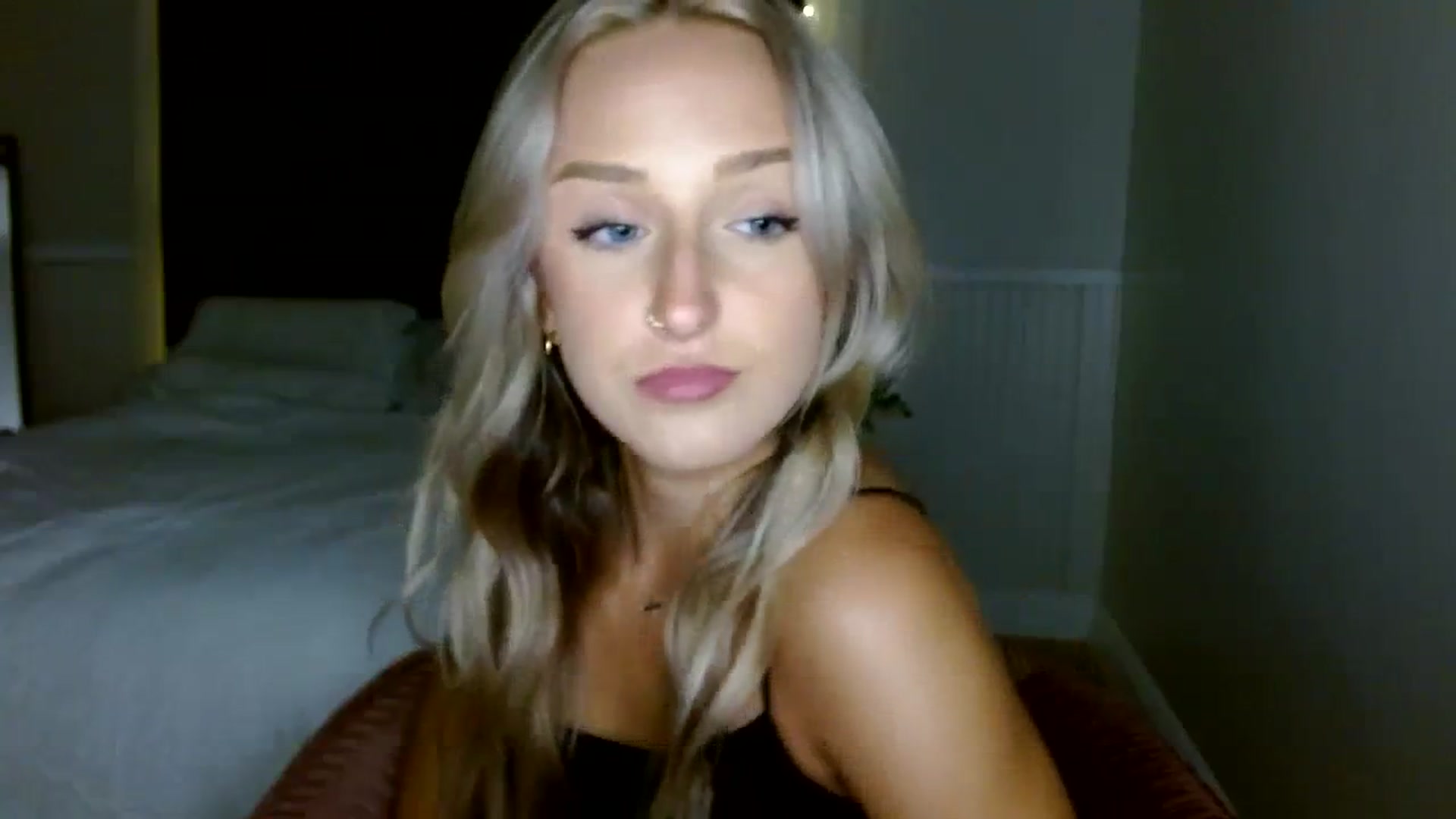 Gallery image thumbnail from Sandiecheeks's myfreecams stream on, 09/26/2023, 03:51 image 6 of 20