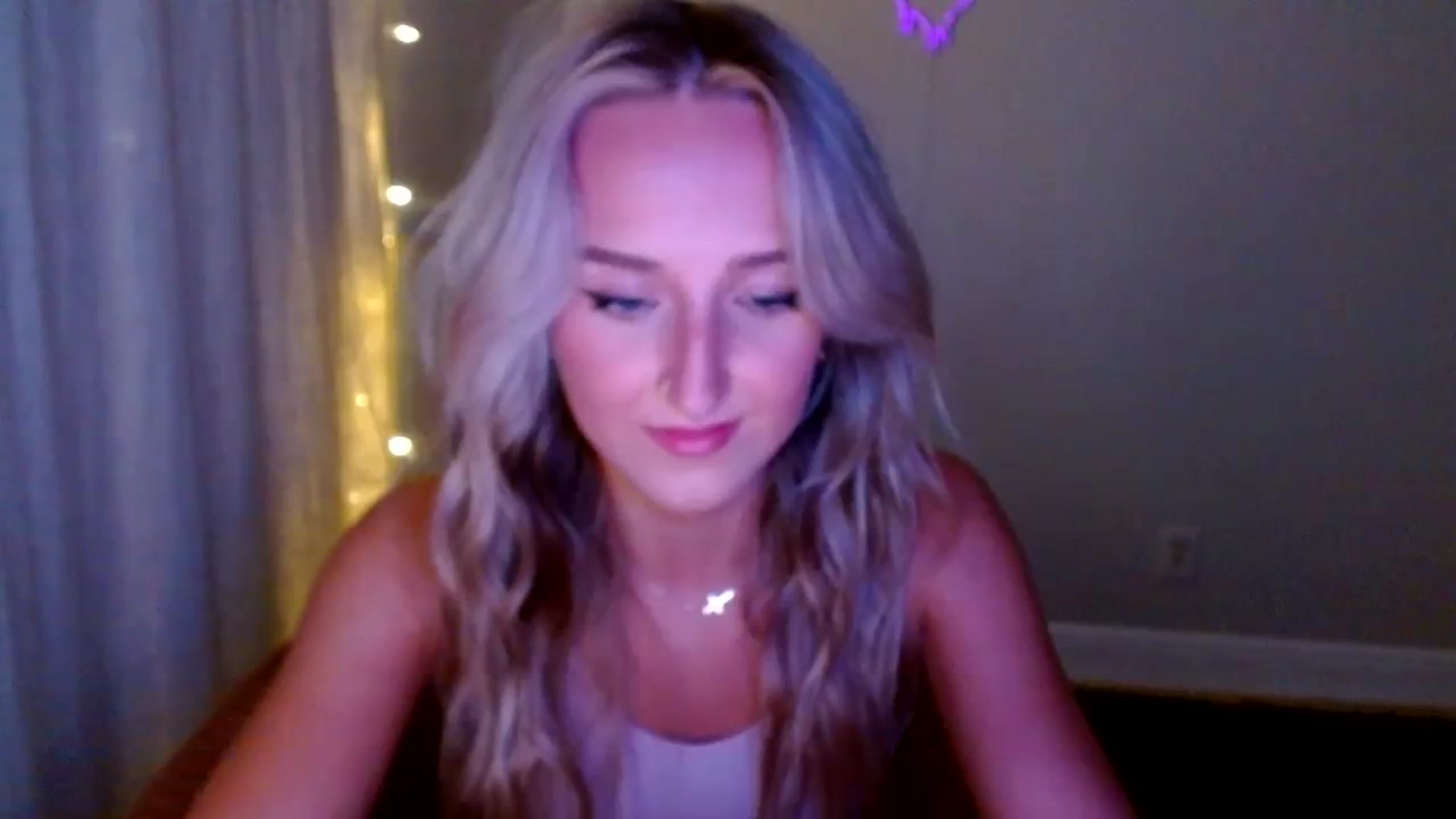 Gallery image thumbnail from Sandiecheeks's myfreecams stream on, 10/03/2023, 02:46 image 1 of 20