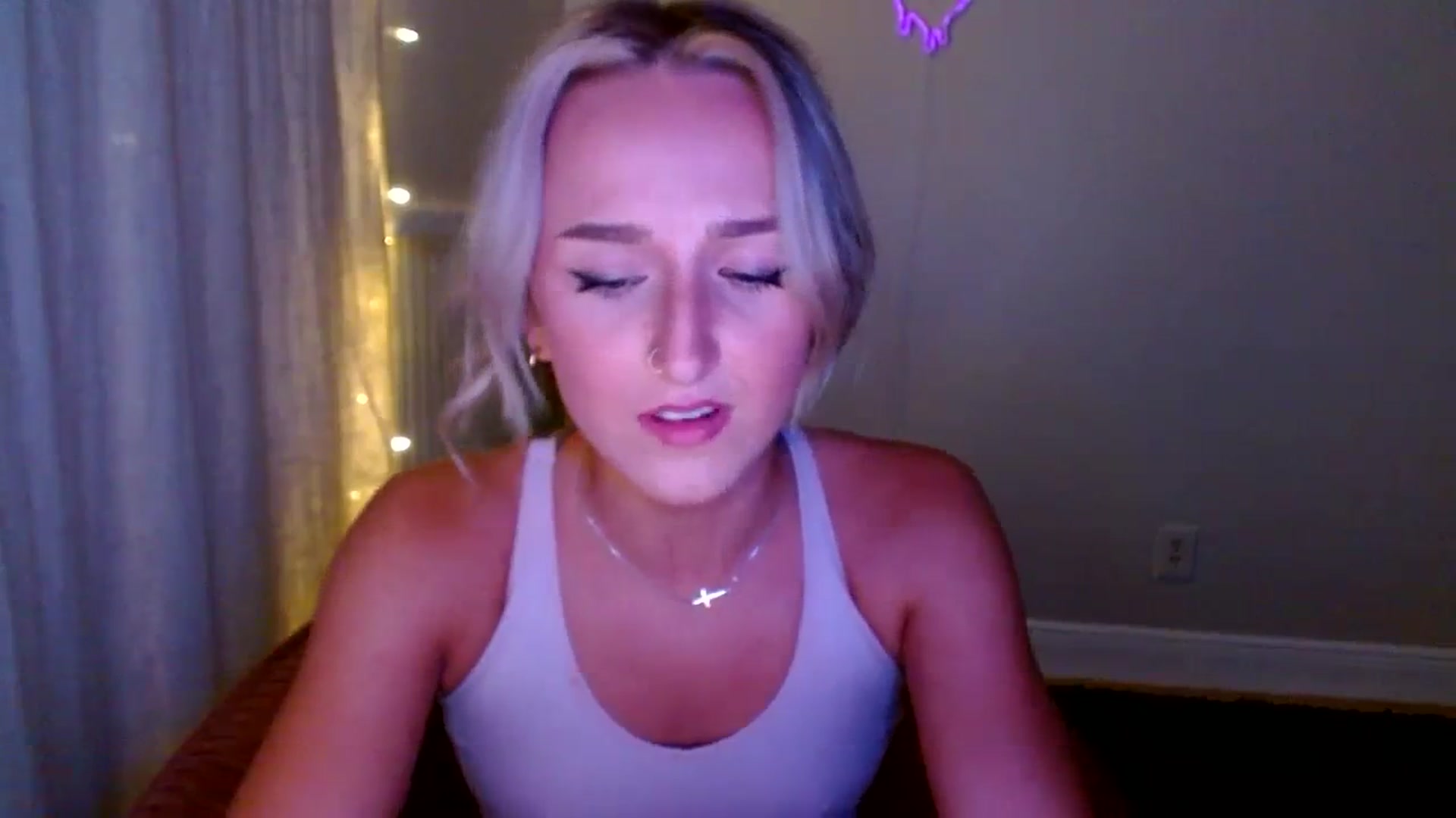 Gallery image thumbnail from Sandiecheeks's myfreecams stream on, 10/03/2023, 02:46 image 4 of 20