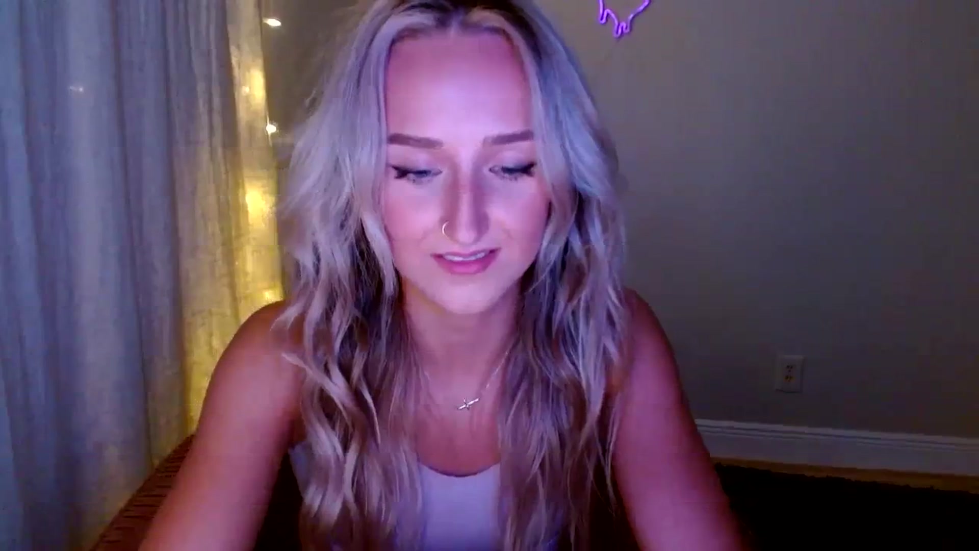 Gallery image thumbnail from Sandiecheeks's myfreecams stream on, 10/03/2023, 02:46 image 12 of 20