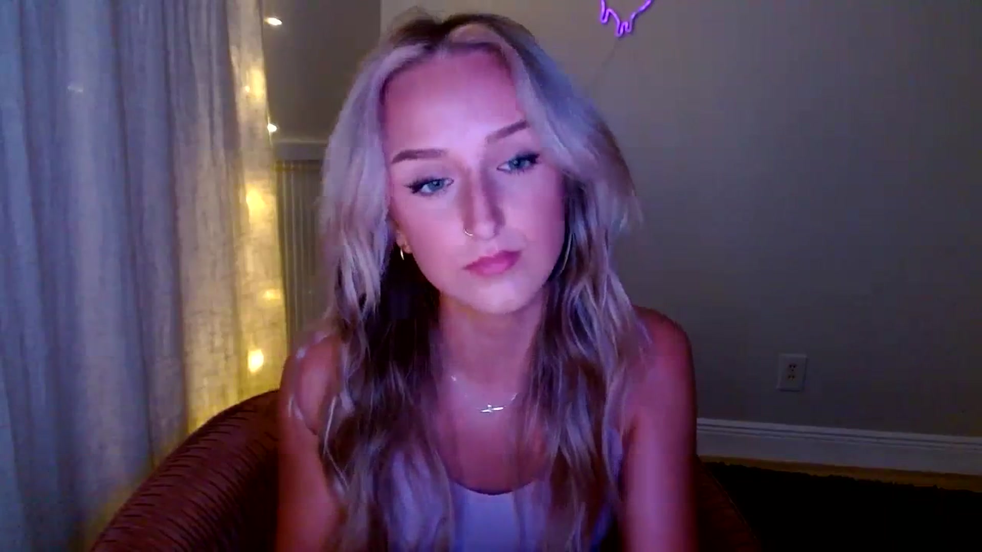 Gallery image thumbnail from Sandiecheeks's myfreecams stream on, 10/03/2023, 03:36 image 7 of 20