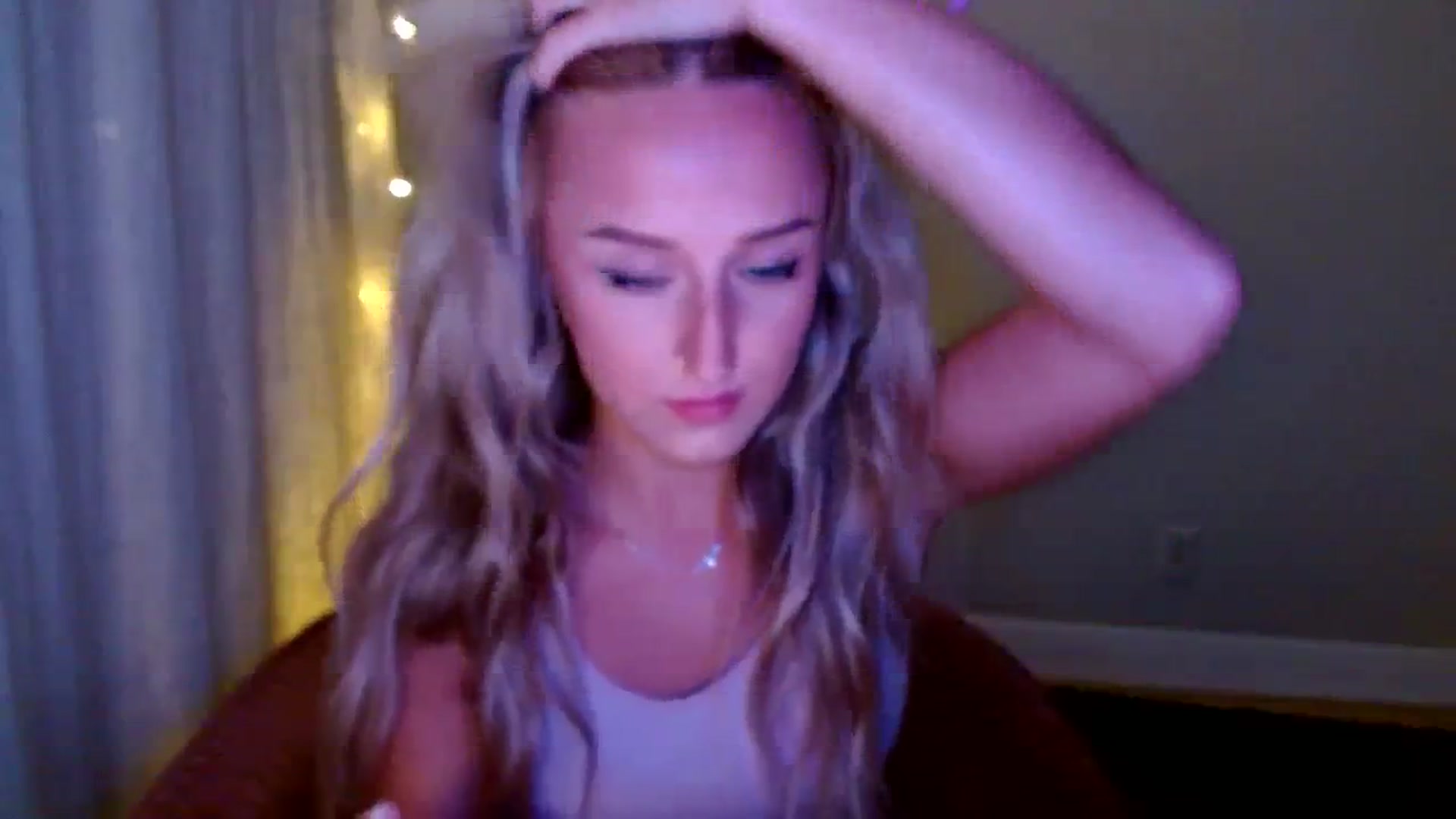 Gallery image thumbnail from Sandiecheeks's myfreecams stream on, 10/03/2023, 03:36 image 2 of 20