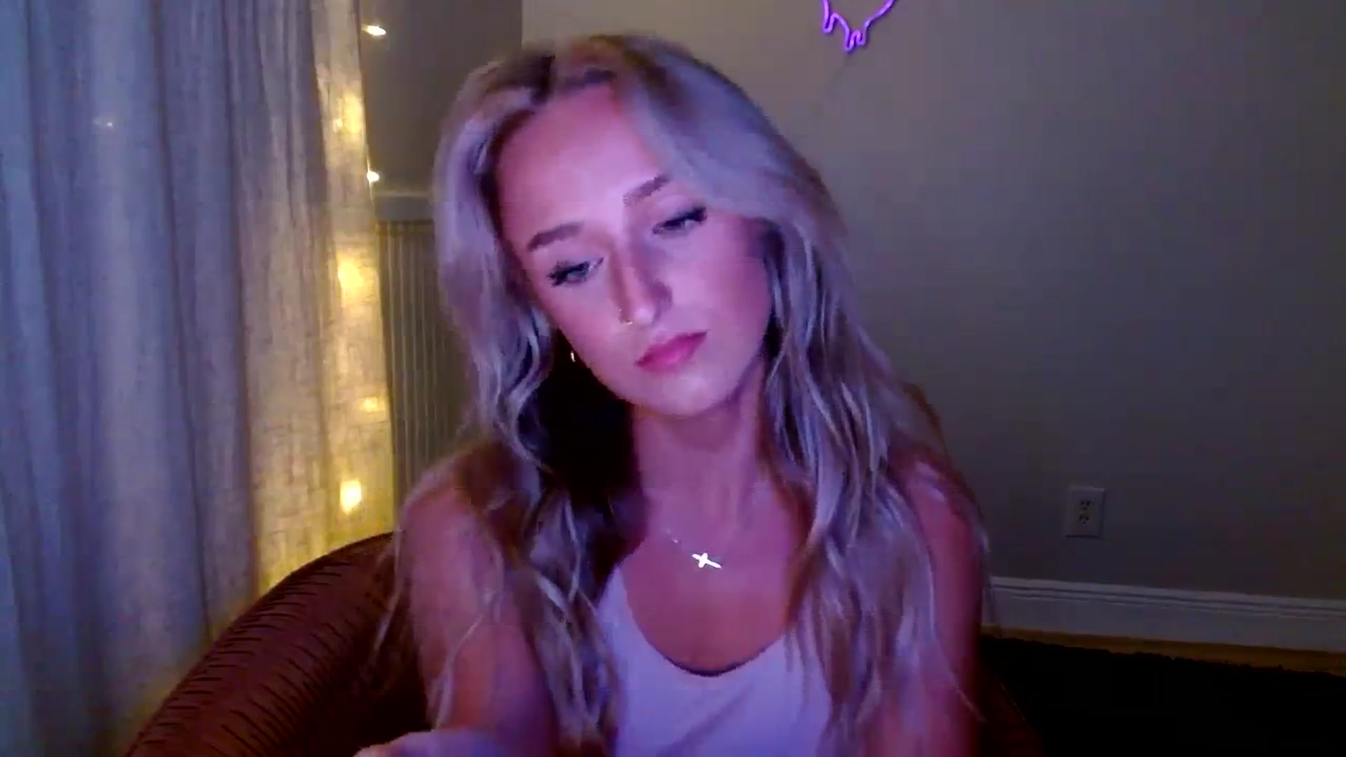 Gallery image thumbnail from Sandiecheeks's myfreecams stream on, 10/03/2023, 03:36 image 3 of 20