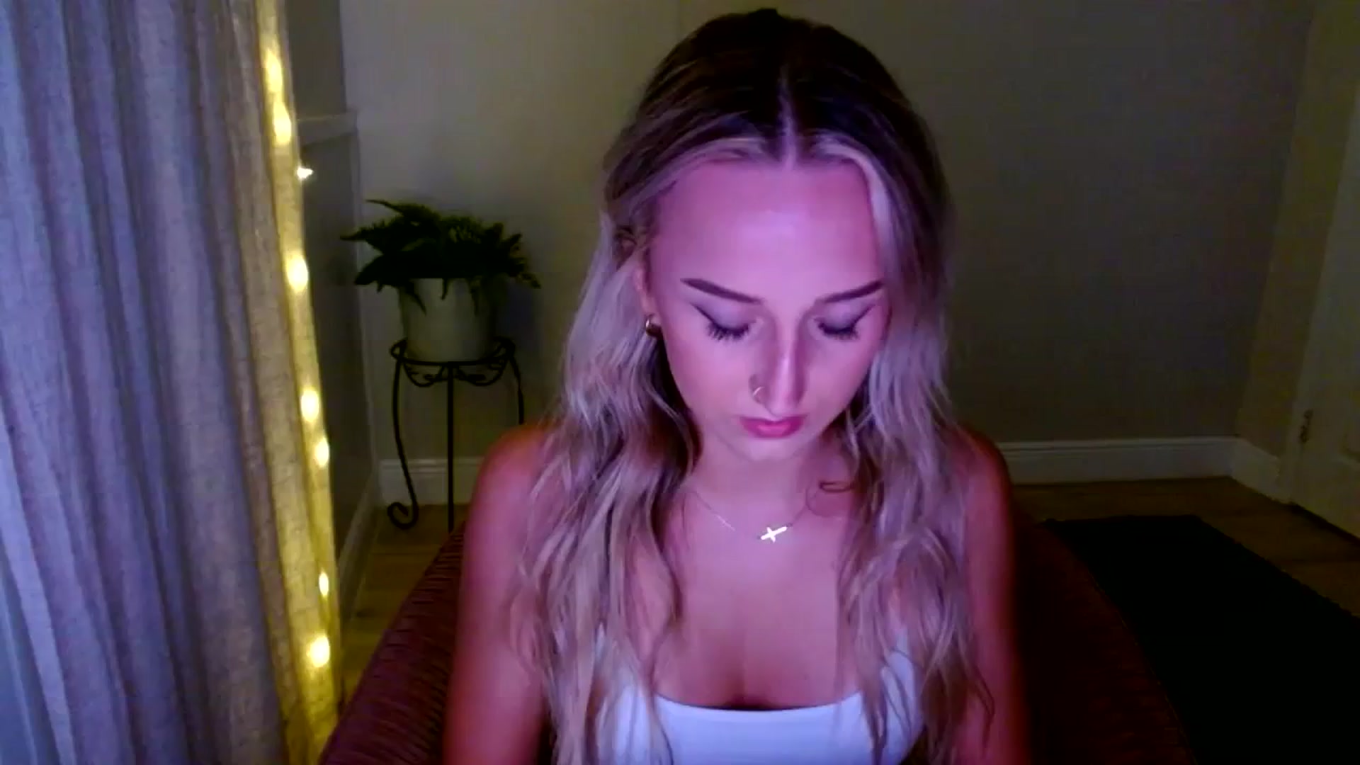Gallery image thumbnail from Sandiecheeks's myfreecams stream on, 10/12/2023, 01:04 image 1 of 20