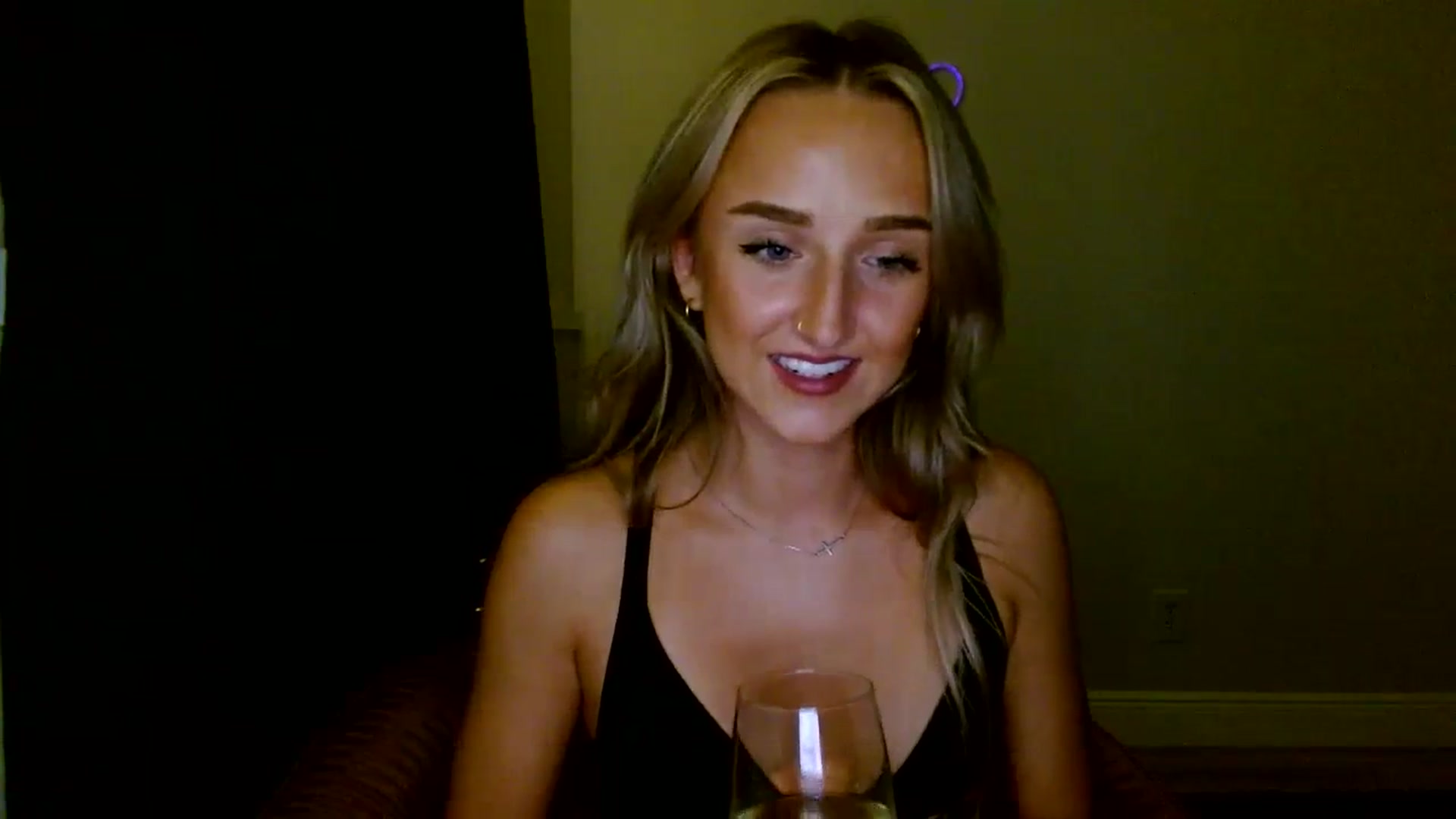 Gallery image thumbnail from Sandiecheeks's myfreecams stream on, 11/07/2023, 24:02 image 10 of 20