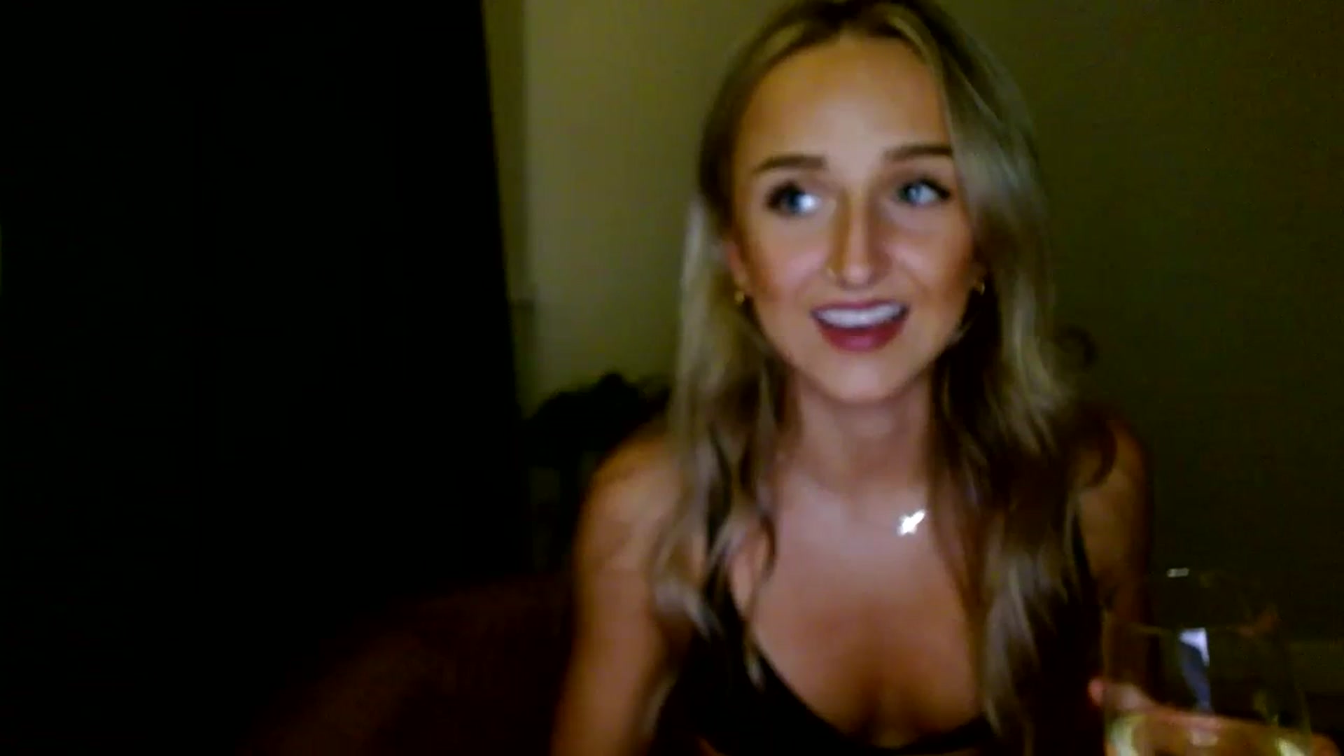 Gallery image thumbnail from Sandiecheeks's myfreecams stream on, 11/07/2023, 24:02 image 14 of 20